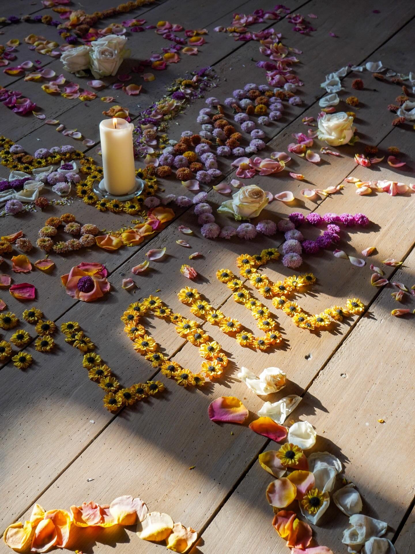 When pictures speak&hellip; 🌹

I really love these shots from the indescribable We Rise Retreat. I&rsquo;m now taking bookings for 2027. 

#womenshealingretreat #cornwallretreat