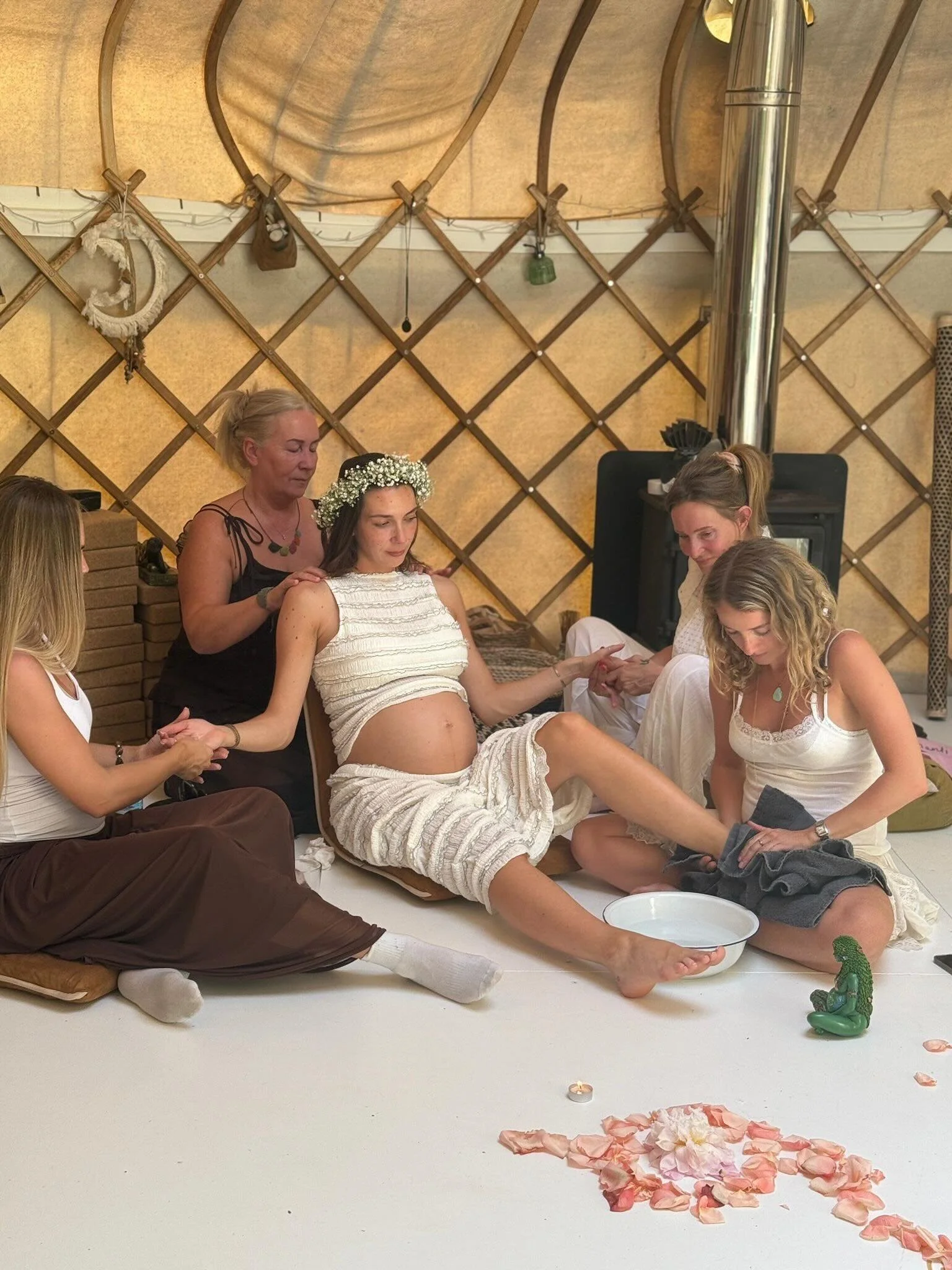 A Mothers Blessing 🌸

A day to feel supported &amp; loved by your closest females as you prepare to not only birth your baby but to birth a new version of yourself&hellip; mother. As women, this is a time we should be held, we need our cups filled a