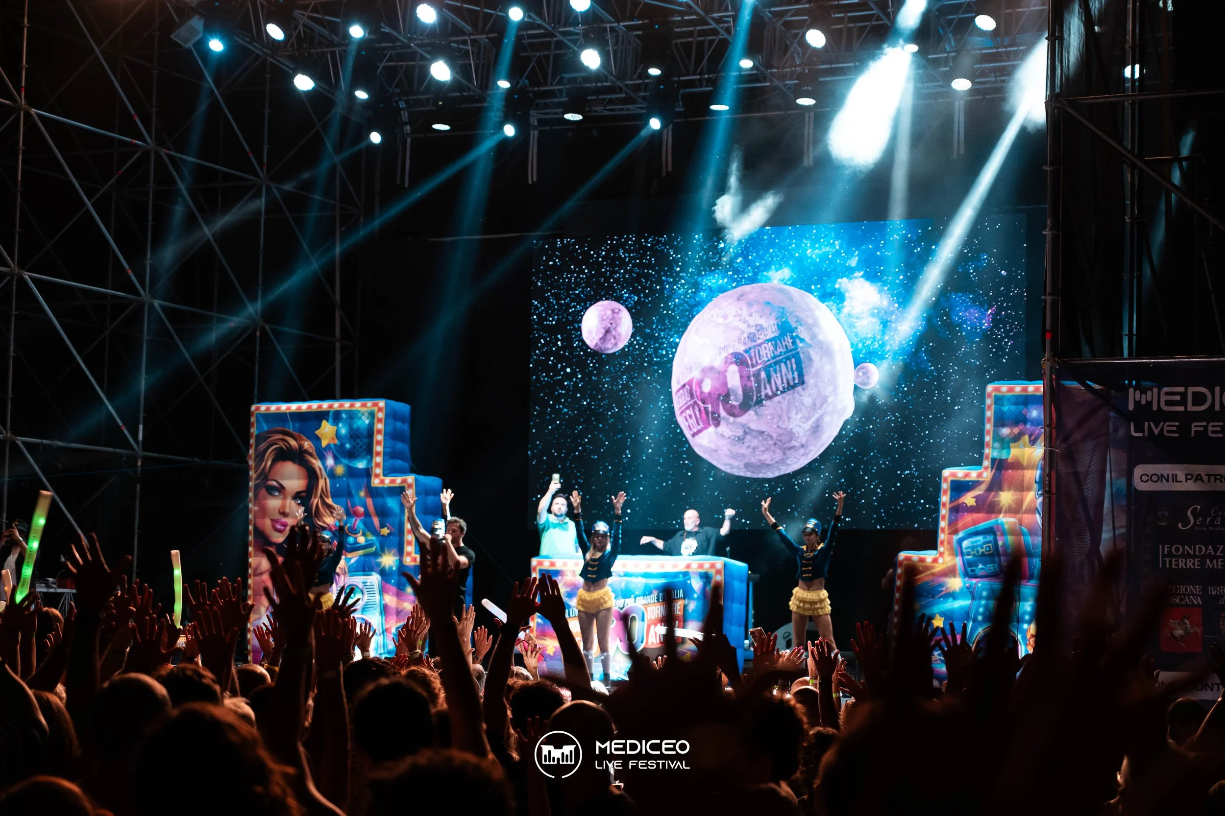 26.07.26 mediceo 90 logo-099.jpg