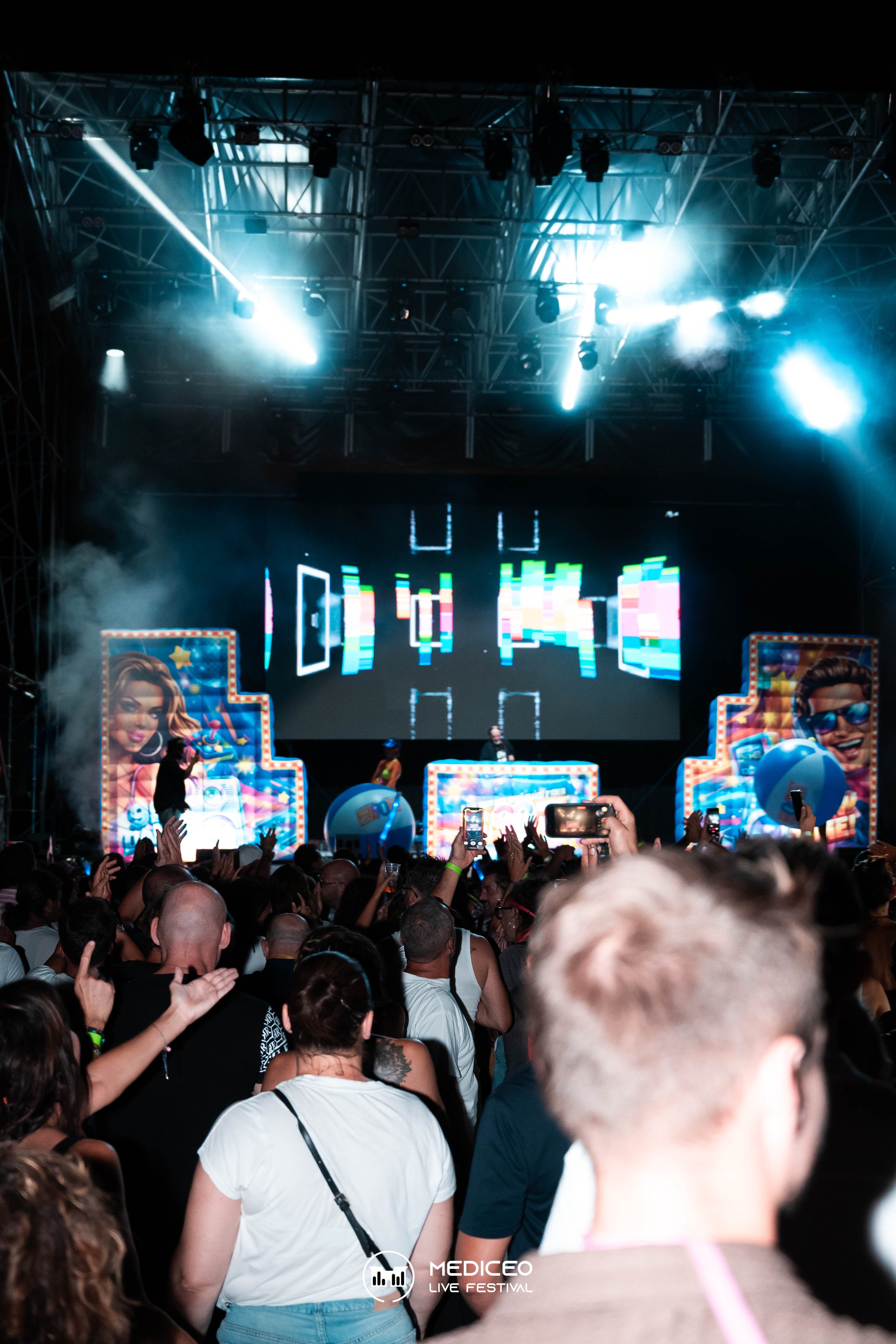 26.07.26 mediceo 90 logo-165.jpg