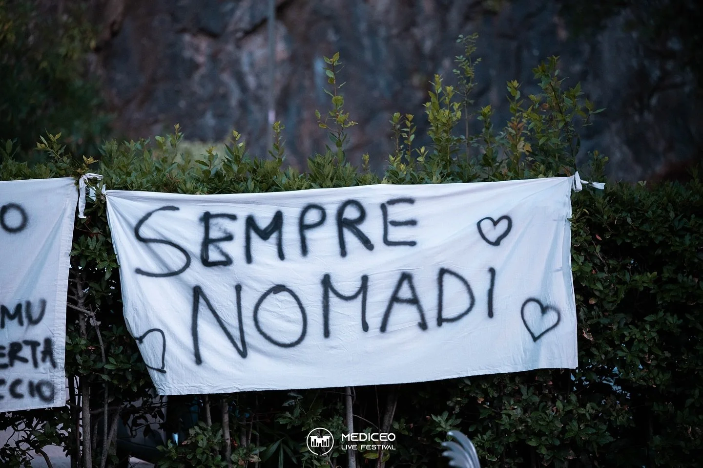 @nomadiofficial @beppecarlettiufficiale 

📆 Luned&igrave; 4 Agosto
📍 Palazzo Mediceo - Seravezza (LU)

✍️ - Io voglio vivere
Ma sulla pelle mia -

📸Foto al Link qui sotto
https://www.mediceolivefestival.it/foto/nomadi-040825

Thx - @nicoforcieri

