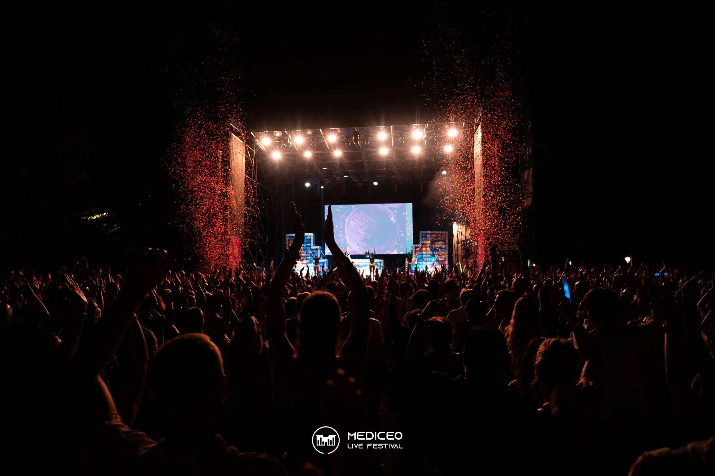 26.07.26 mediceo 90 logo-100.jpg