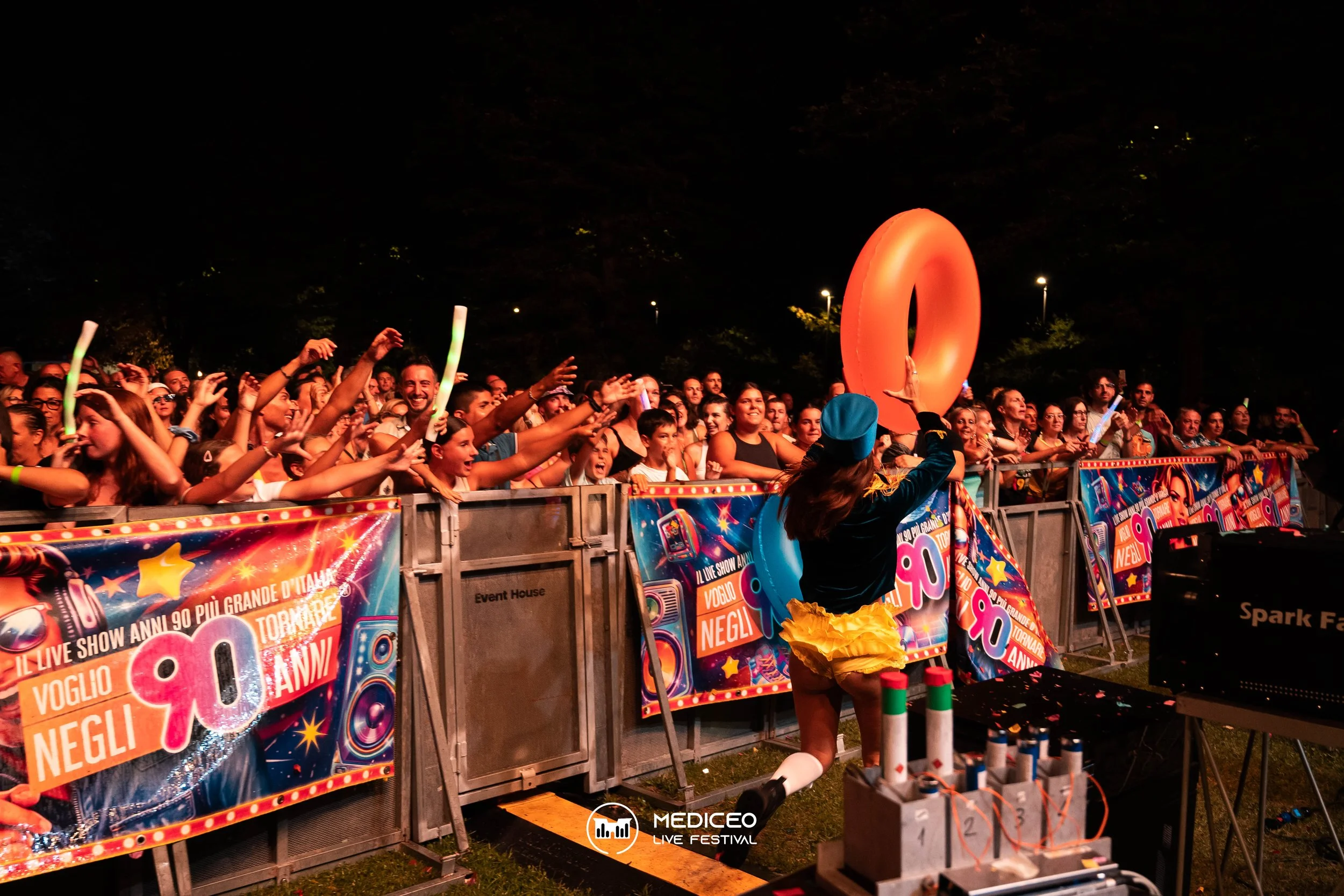 26.07.26 mediceo 90 logo-097.jpg