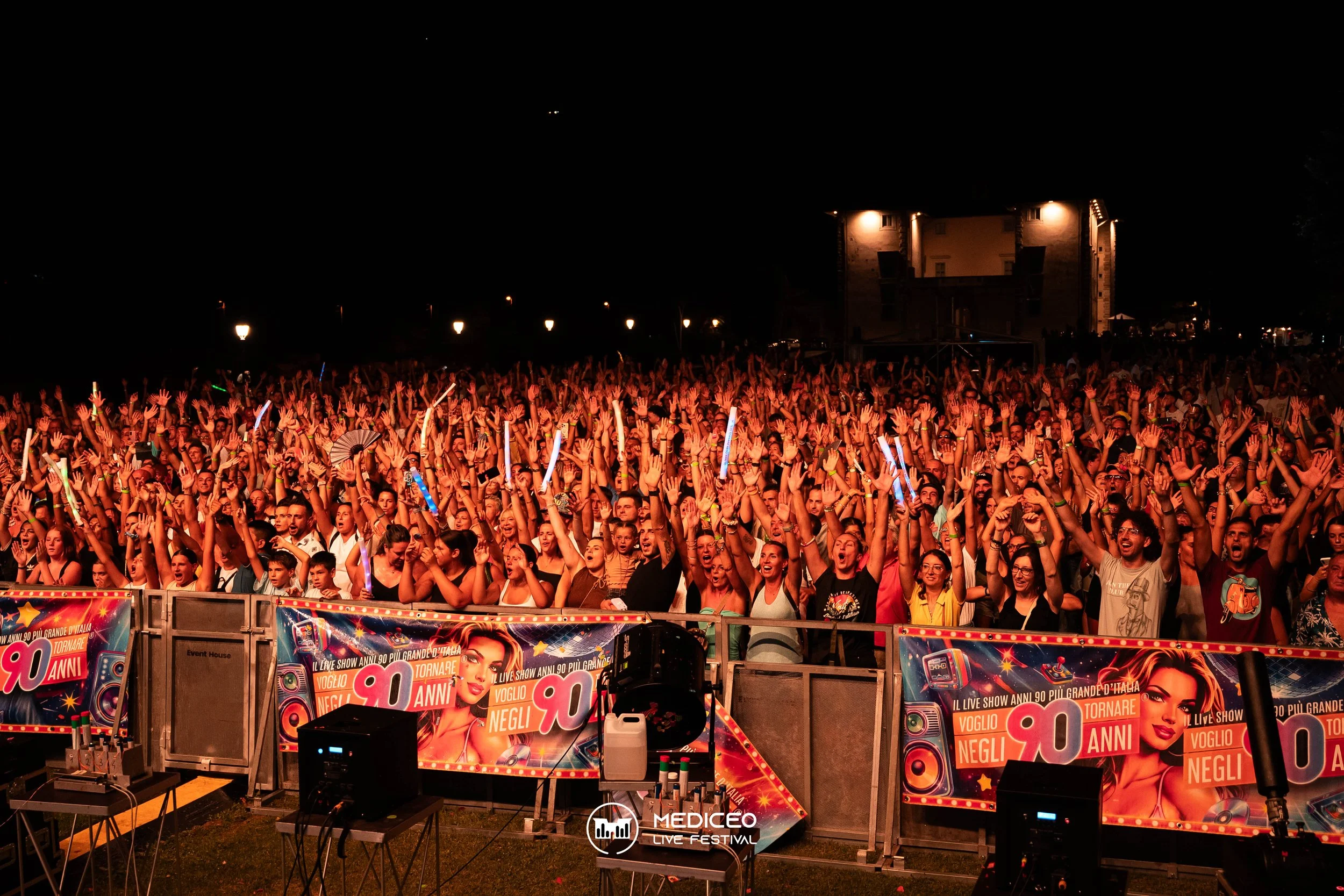 26.07.26 mediceo 90 logo-072.jpg