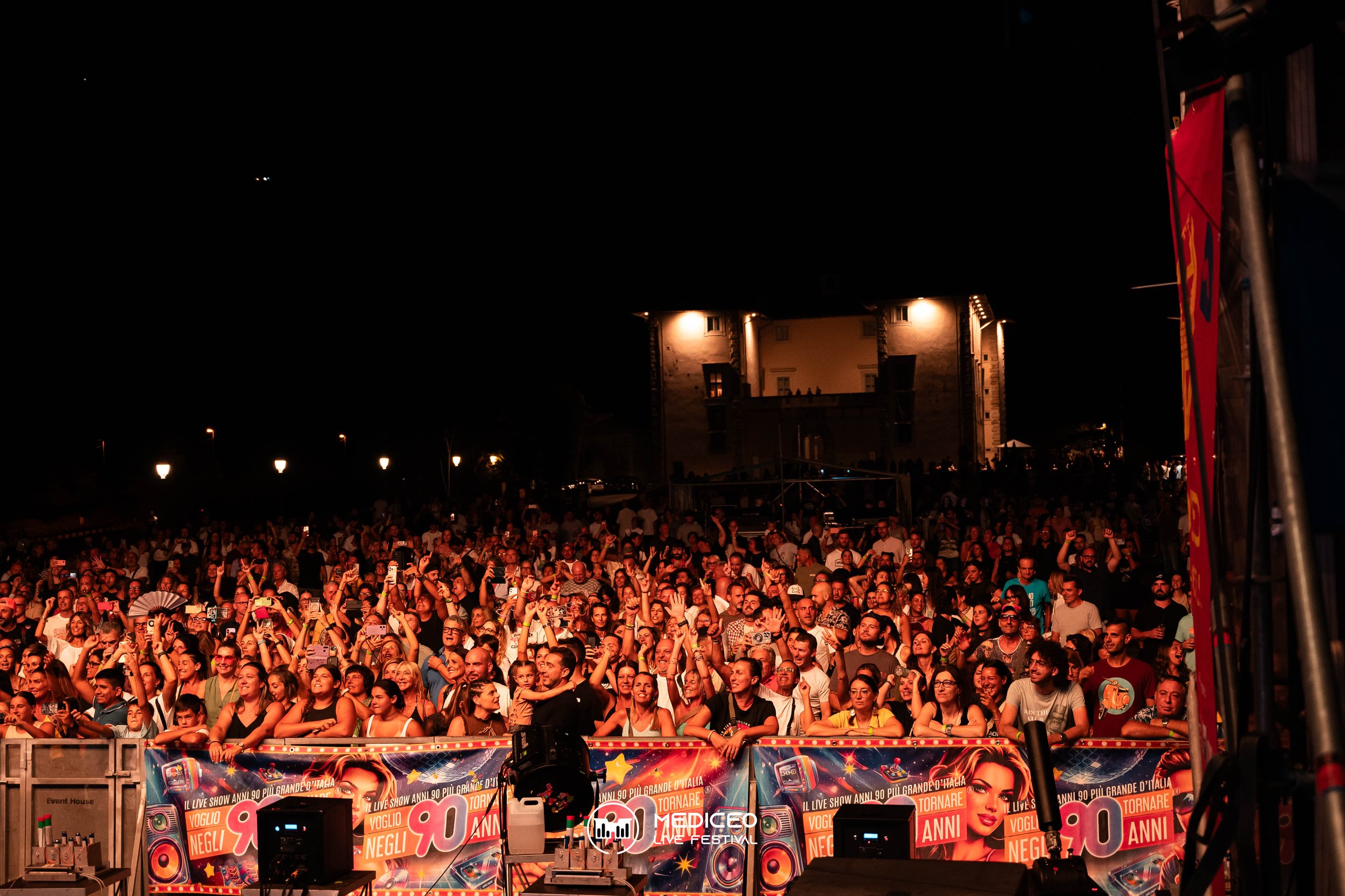 26.07.26 mediceo 90 logo-034.jpg