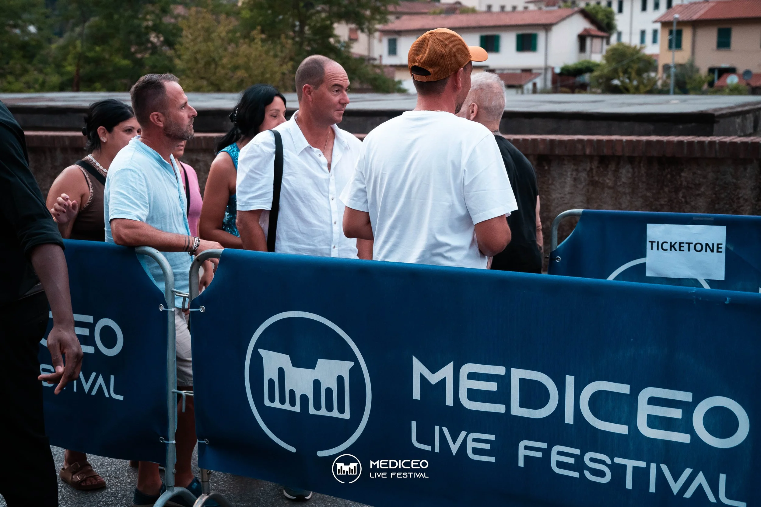 26.07.26 mediceo 90 logo-014.jpg