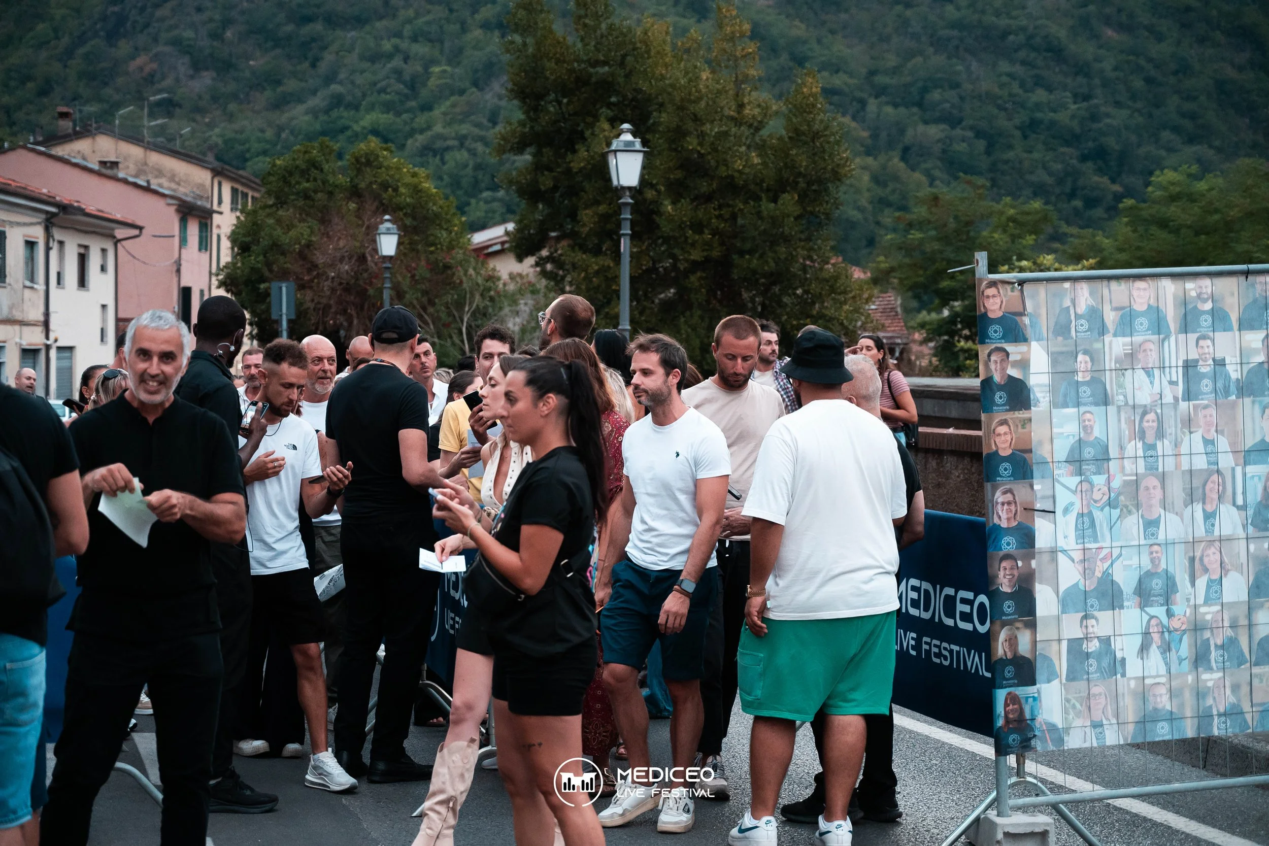 26.07.26 mediceo 90 logo-001.jpg