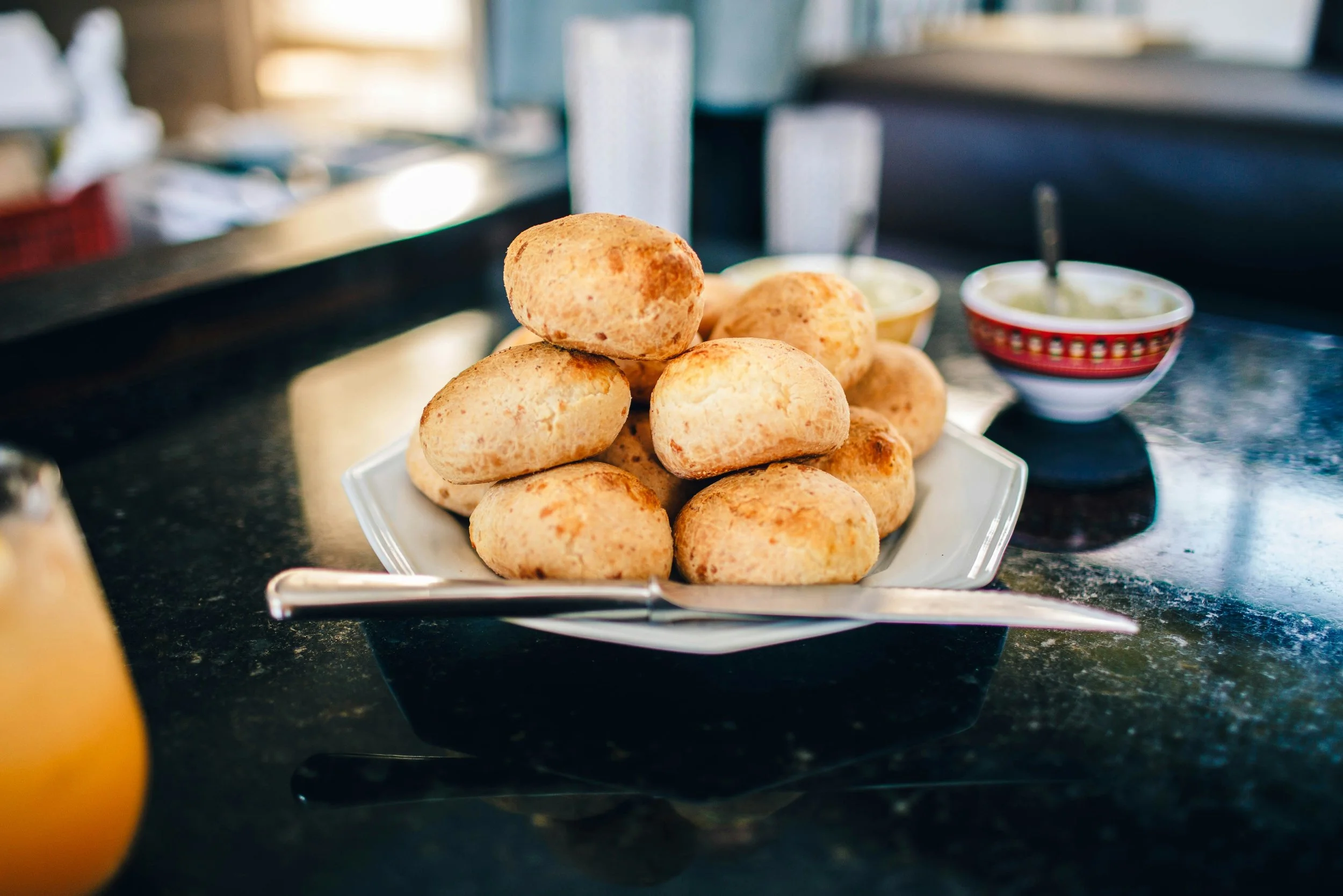 Pão de queijo – serowy chlebek z Minas Gerais, który podbił świat
