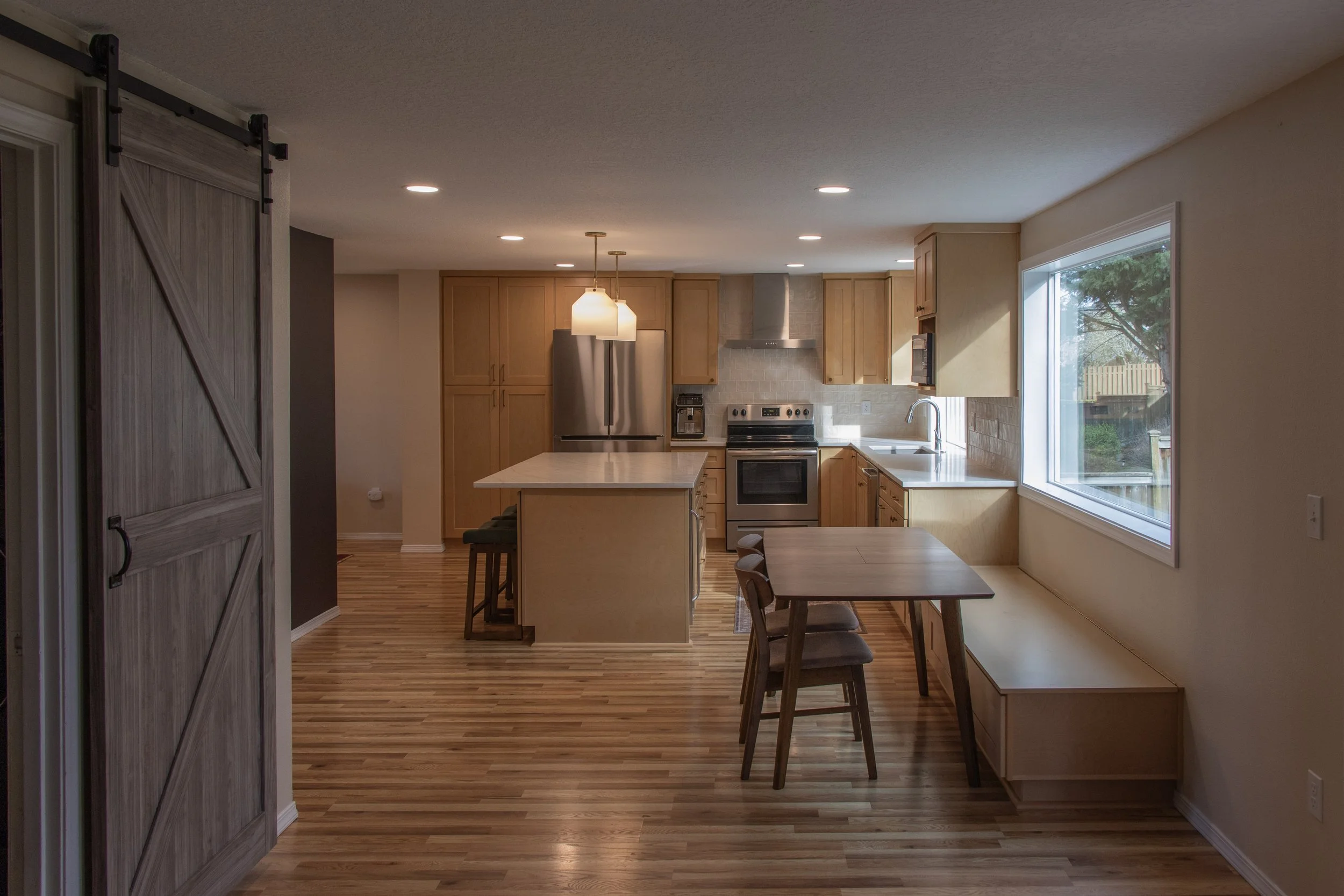 Kitchen Design Ideas by Layout: Flooring, Cabinets &amp; Finishes for Portland &amp; Vancouver Homes