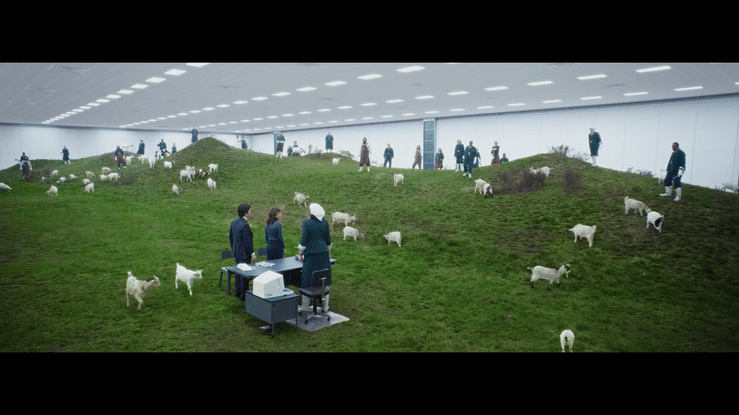 APPLE TV+ - DIR: ALICE MATTHIAS