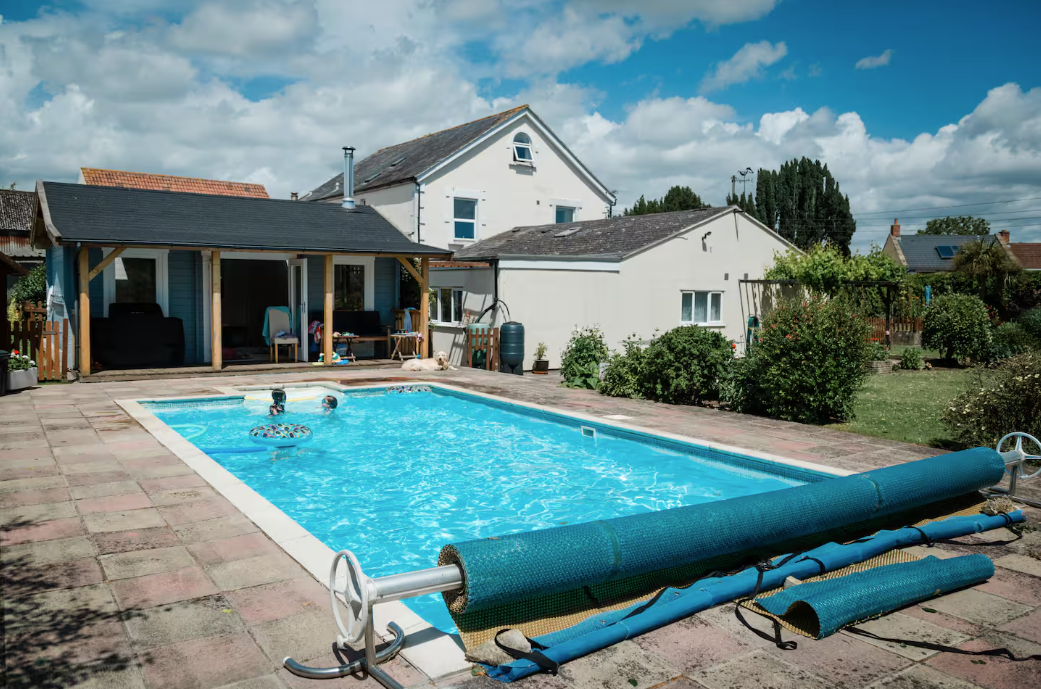 Opera Snapshot_2025-11-28_151043_www.airbnb.co.za.png