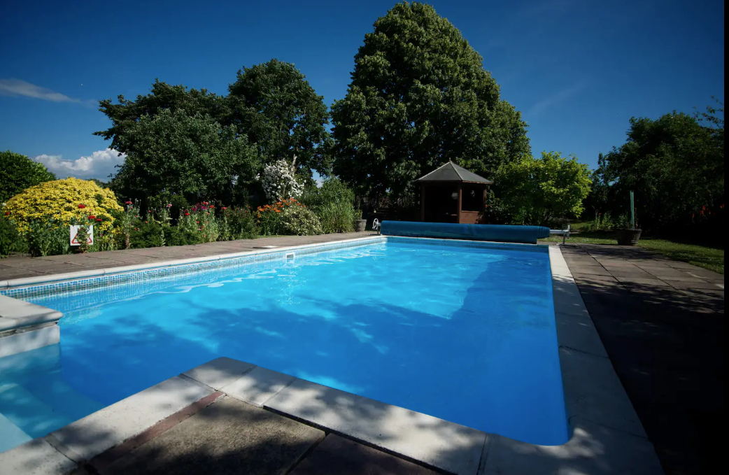 Opera Snapshot_2025-11-28_151104_www.airbnb.co.za.png