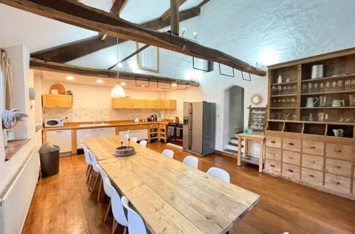 Opera Snapshot_2025-11-28_132855_www.airbnb.co.za.png