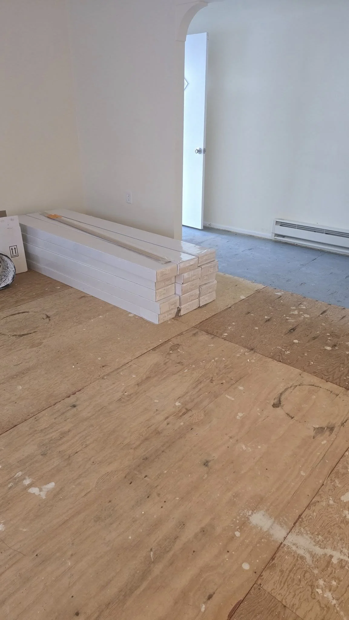 Mannington Latitude Forest Park Natural Hardwood
MSI Everlife Trecento 12”x24” Tile
COREtec Floors Carmello Travertine 12”x24” Tile, Scratch Less Mineral Core - Before