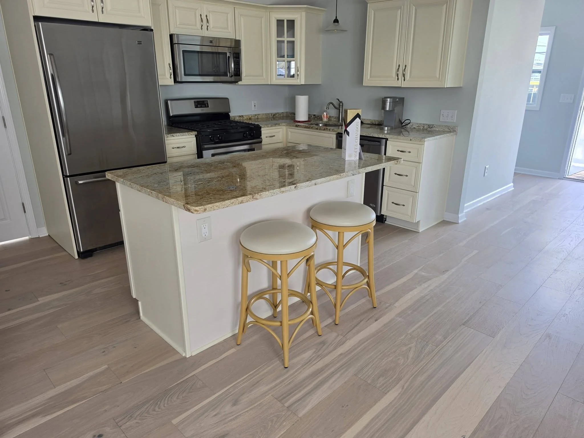 Mannington Floors Latitude Park City Wintry, 7in Engineered Hardwood Flooring
