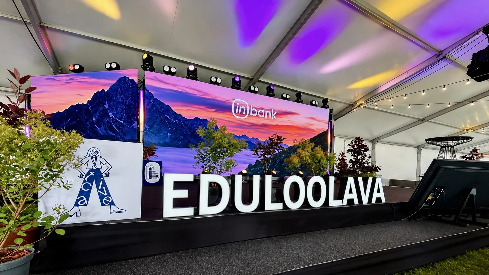 Investeerimisfestivali vabaõhulava ja publik, sündmuse mobiilne videoproduktsioon  Elisa Stage tiimilt.