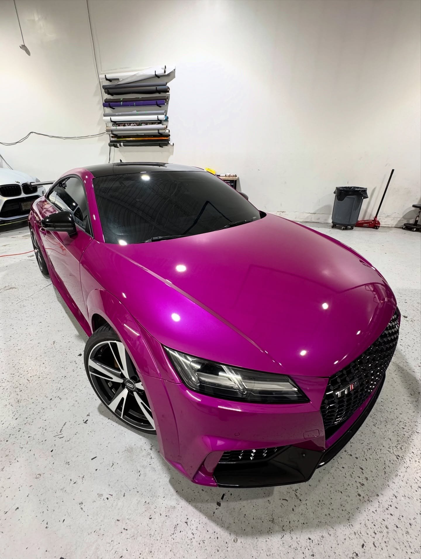 This Audi TT RS came in for complete makeover, we fully wrapped the car in 3M Gloss Fuschia with Gloss Black Top Half. Then Ceramic Coated the car top to bottom !🔥

#WrapMeisters