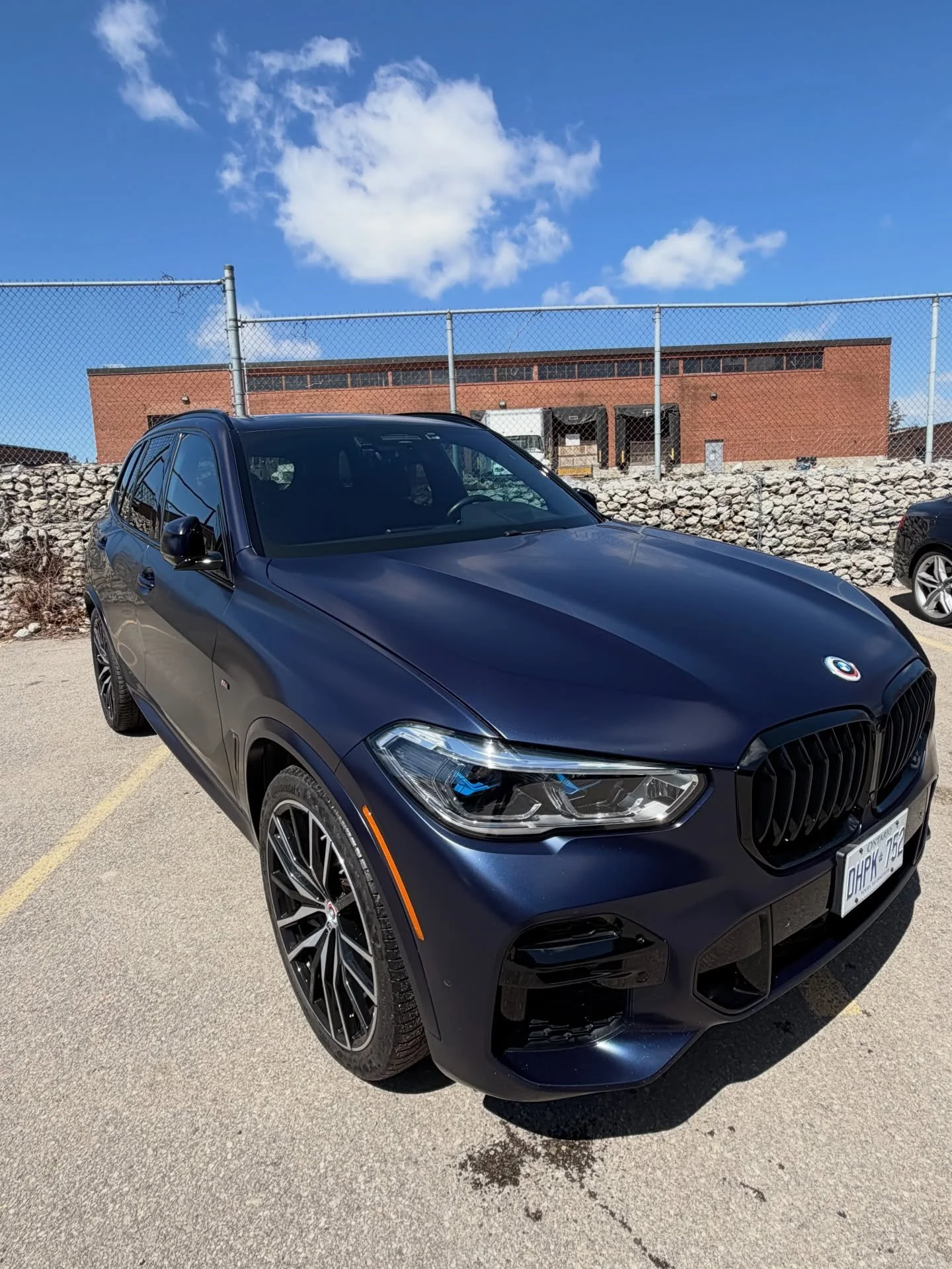 This BMW X5 came in for complete transformation, we fully wrapped the car with @verleno_official NEW Satin Mist series, changing original color from Gloss to Satin finish with all edges completely wrapped, providing superior protection and 10 year du