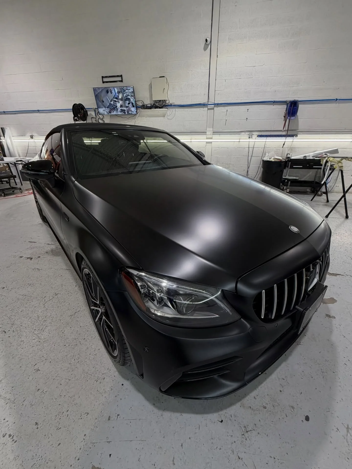 This C43 AMG Cabriolet came for complete transformation, we fully wrapped the car in @svg.jp Satin Black Color PPF, Headlights/Taillights in 70% PPF Tint, Ceramic Coated top to bottom! And new Blackout Badges 🔥

#WrapMeisters