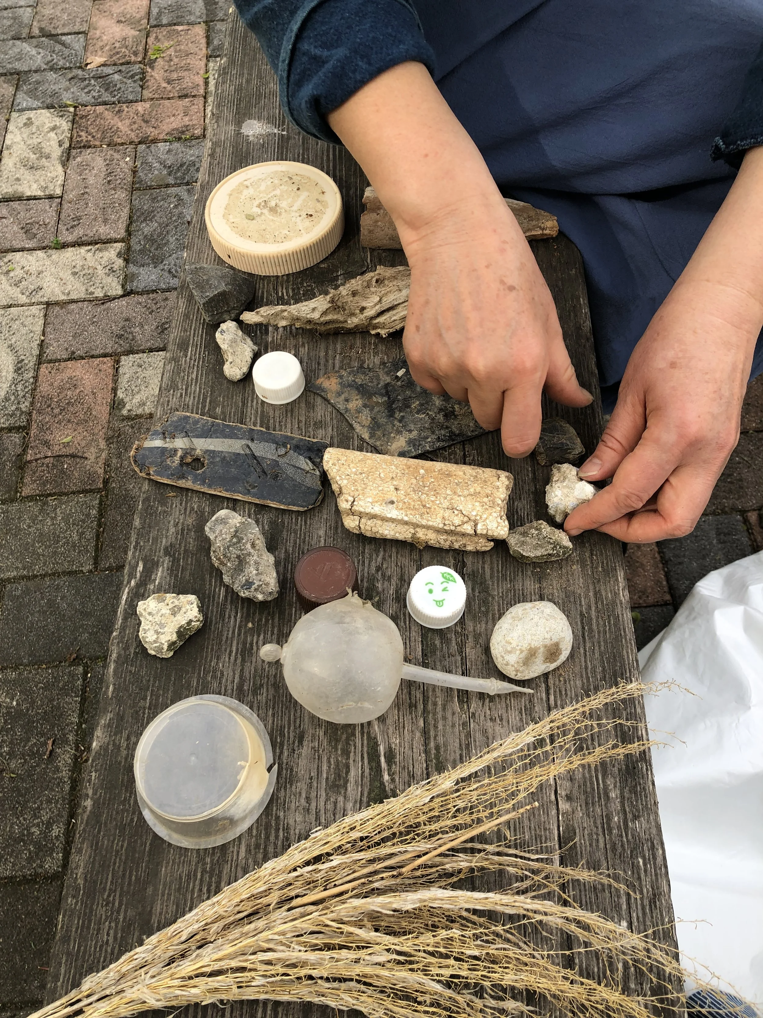 Kiso River: Salvaging and foraging materials 
