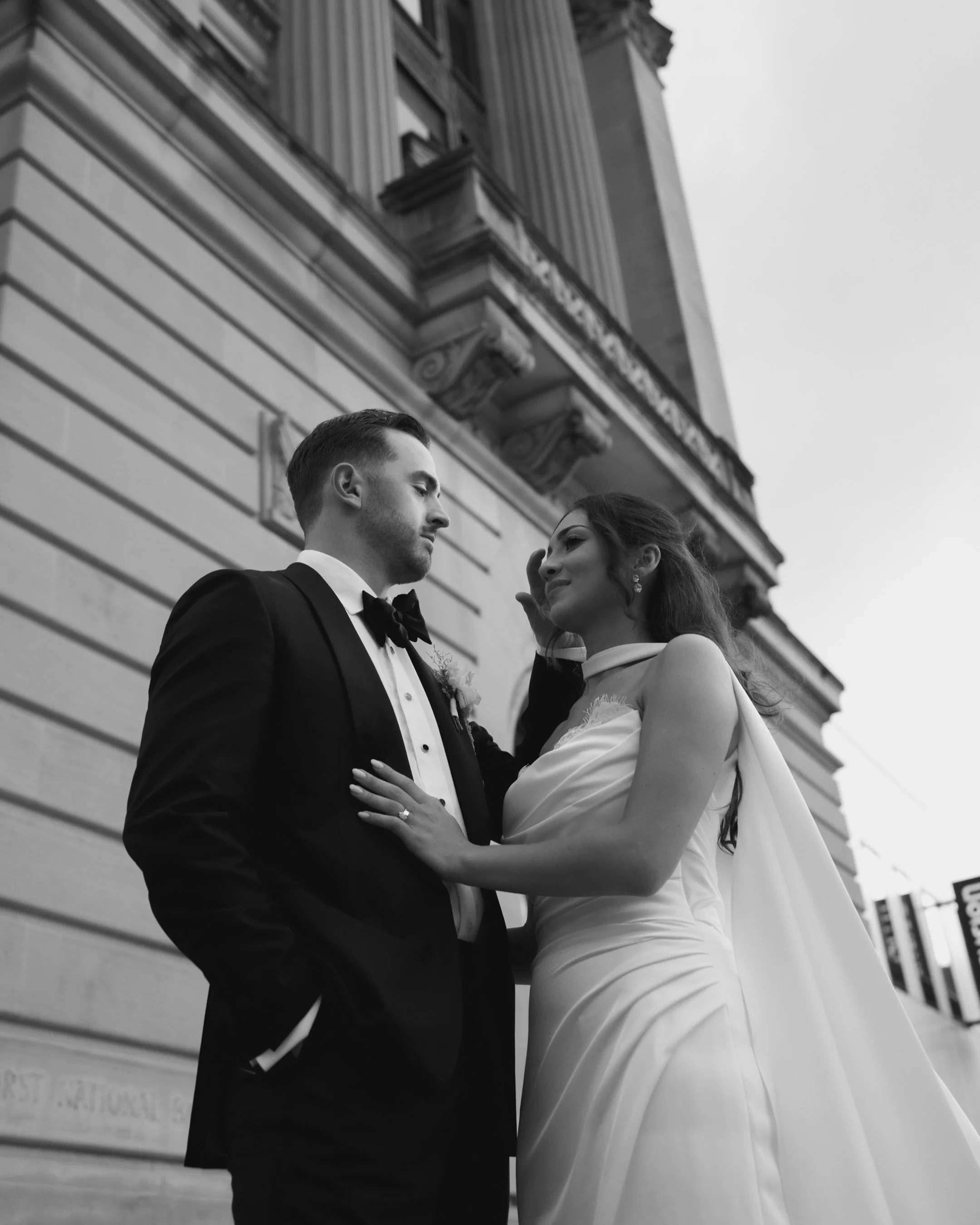 a little downtown wedding magic for your thursday ✨

some of my favorite moments from Angelika + Nate&rsquo;s wedding at @thevenuecu 🥹 these two had the sweetest day, and I loooved getting to sneak away with them, wander around downtown + play with 