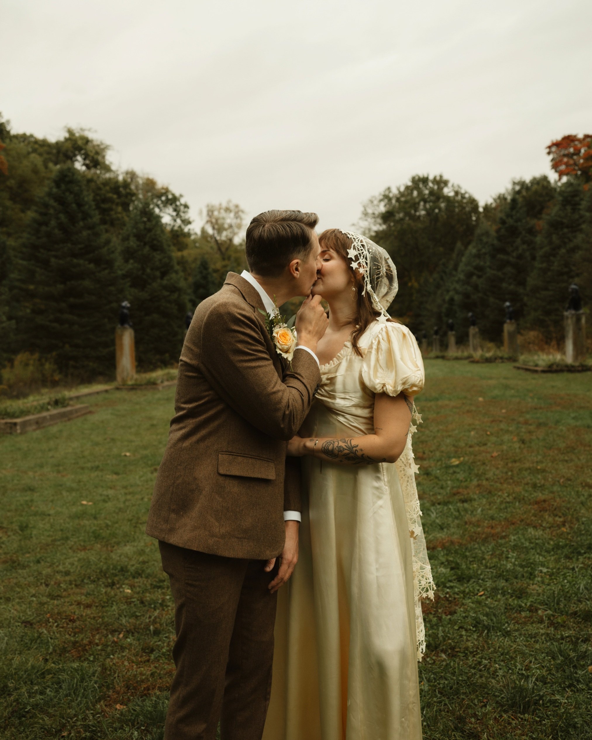 the jamiesons 🎞️🥹🤎

i don't know if i've ever smiled and laughed quite as much behind my camera as i did celebrating these two. ali + dave have such an infectious, playful kind of love, and i can only hope you feel even a little bit of that joy th