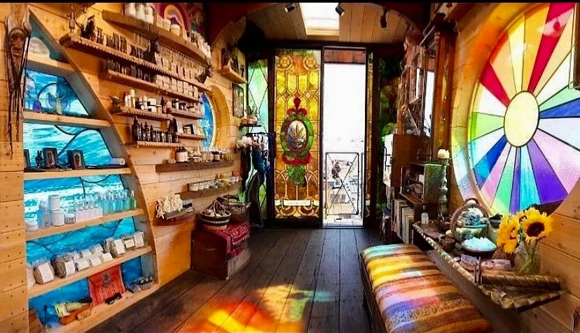 insideshop.webp
