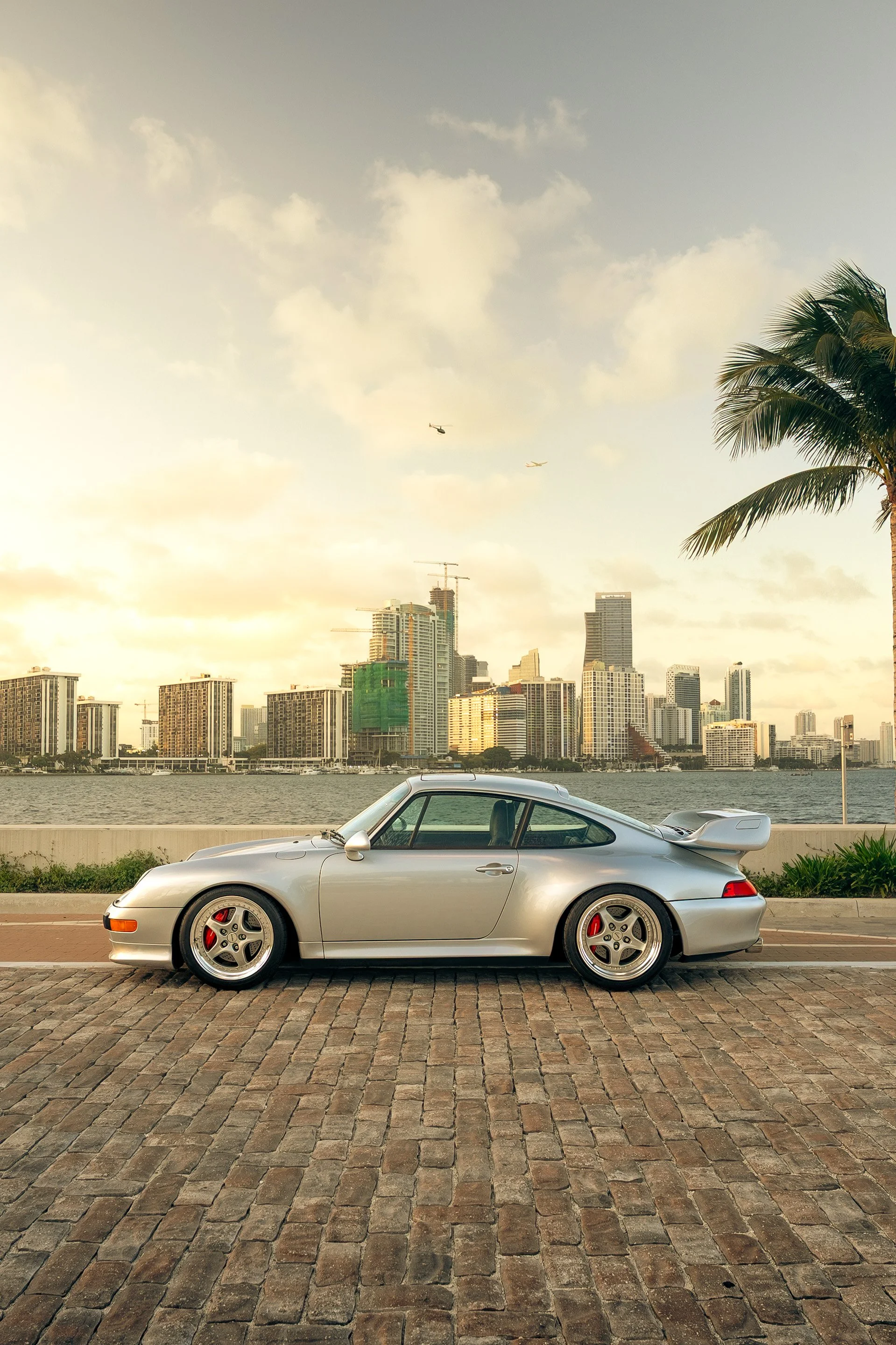 993