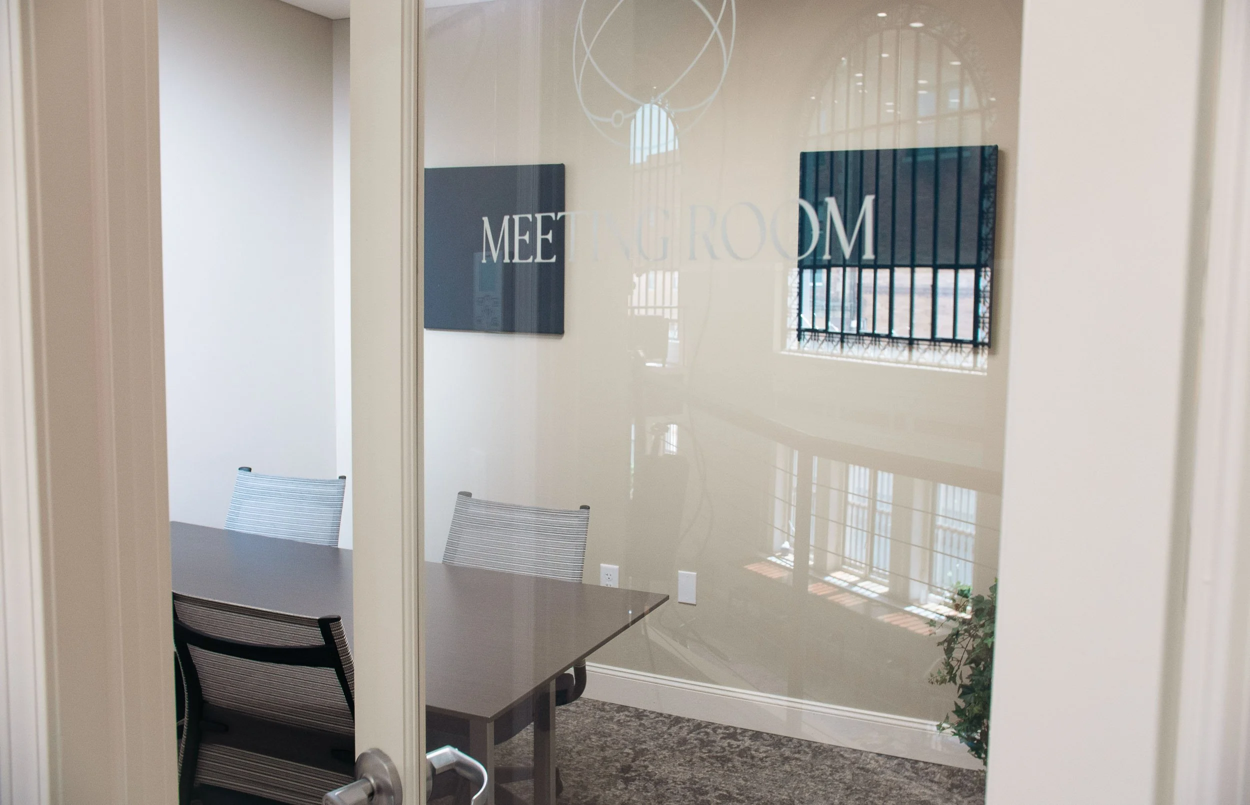 WorkSmart_MeetingRoom-1 sm.jpg