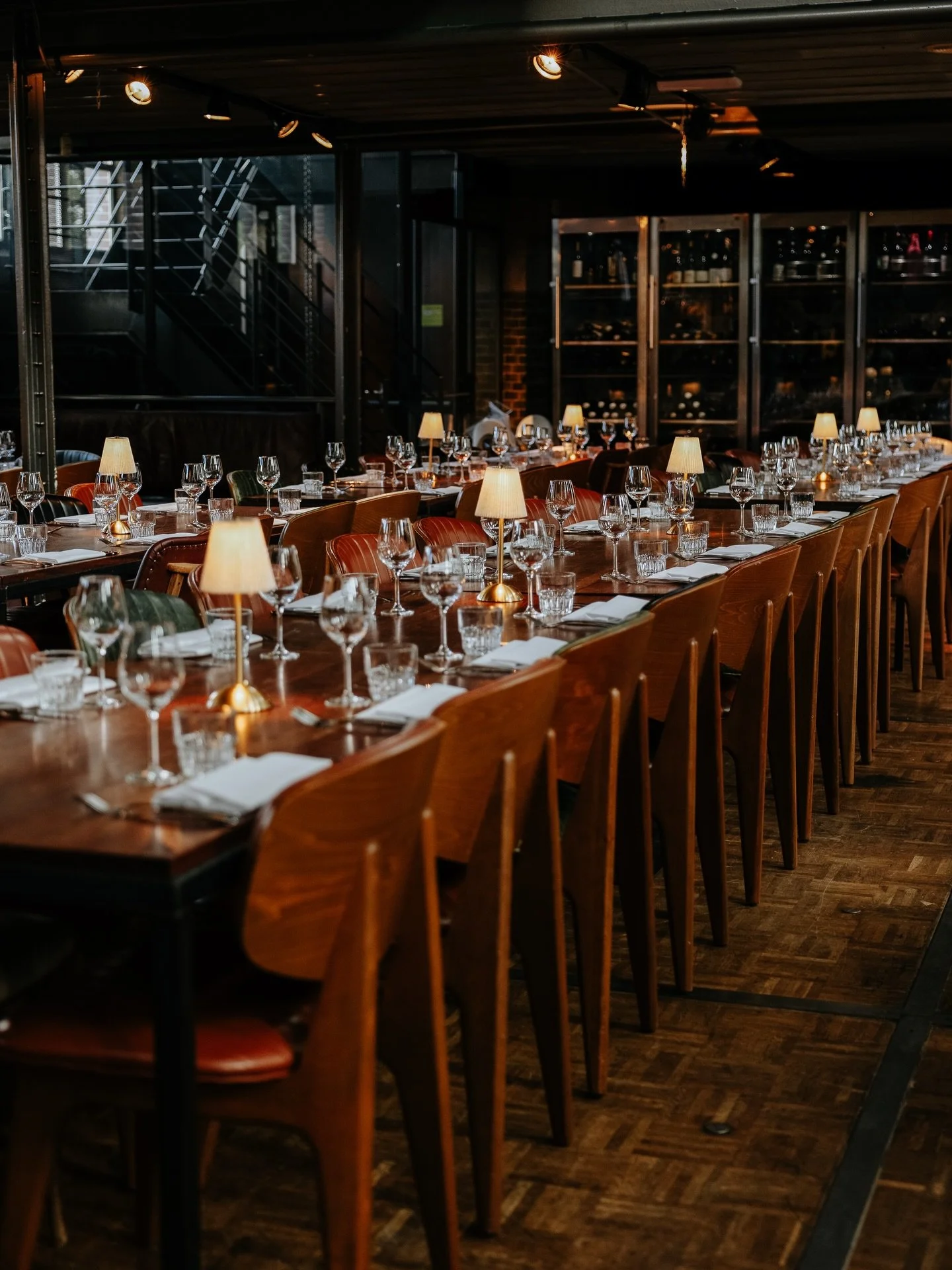 In December gaat het om samen aan tafel zitten.. 

Goede gesprekken, lekker eten en fijne mensen om je heen.
Met live muziek van onze jazz artiesten.

Boek je groepsdiner of reserveer je tafel. December is er om samen te vieren.

#amsterdamrestaurant