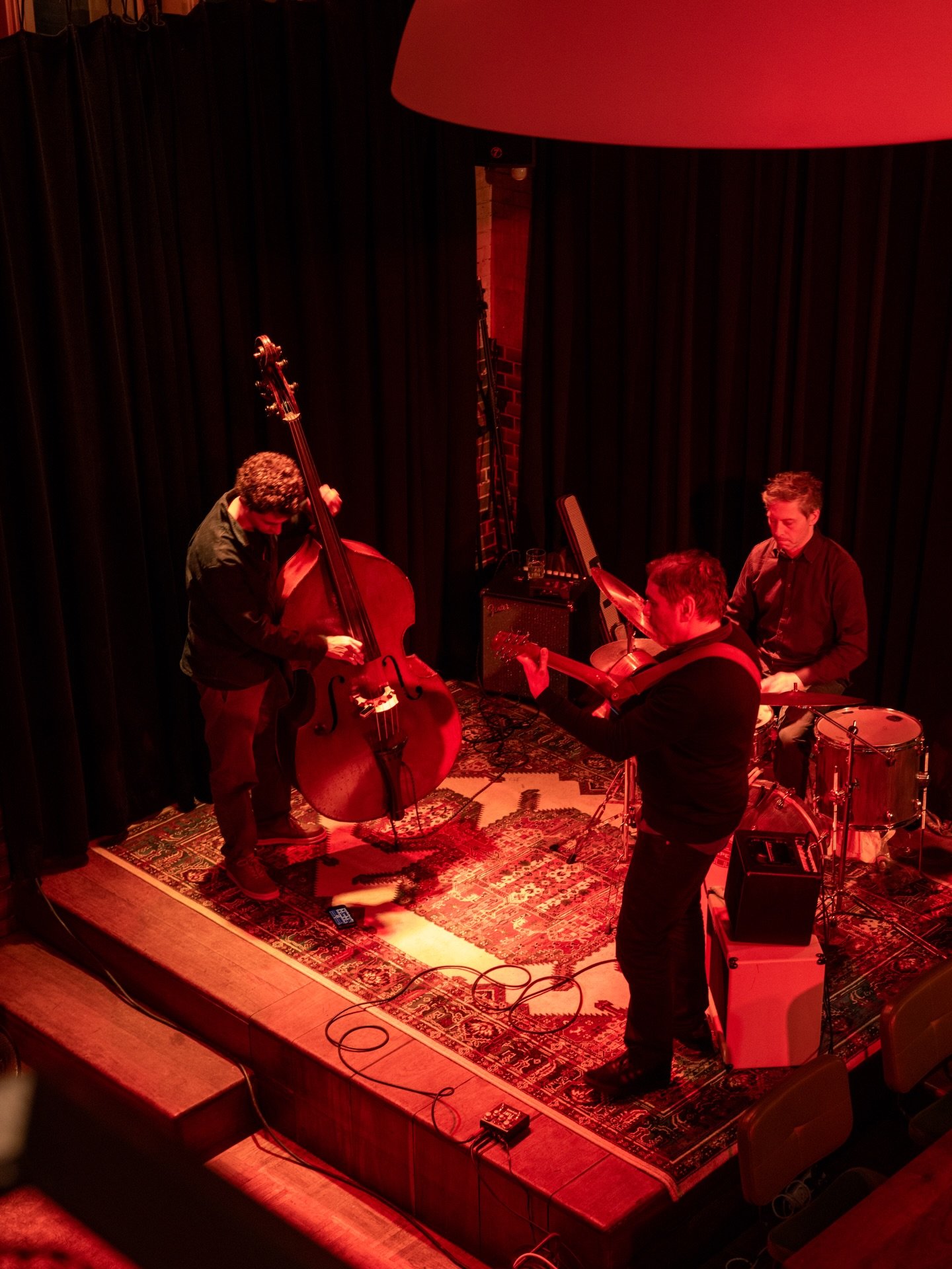 This week at Pompstation, the soundtrack is set.

Thursday 22 January
Theo Naishtat invites (duo) &mdash; instrumental jazz with a Latin touch.

Friday 23 January
Klaas Fopma &amp; band &mdash; swinging jazz with playful pop influences.

Live music i