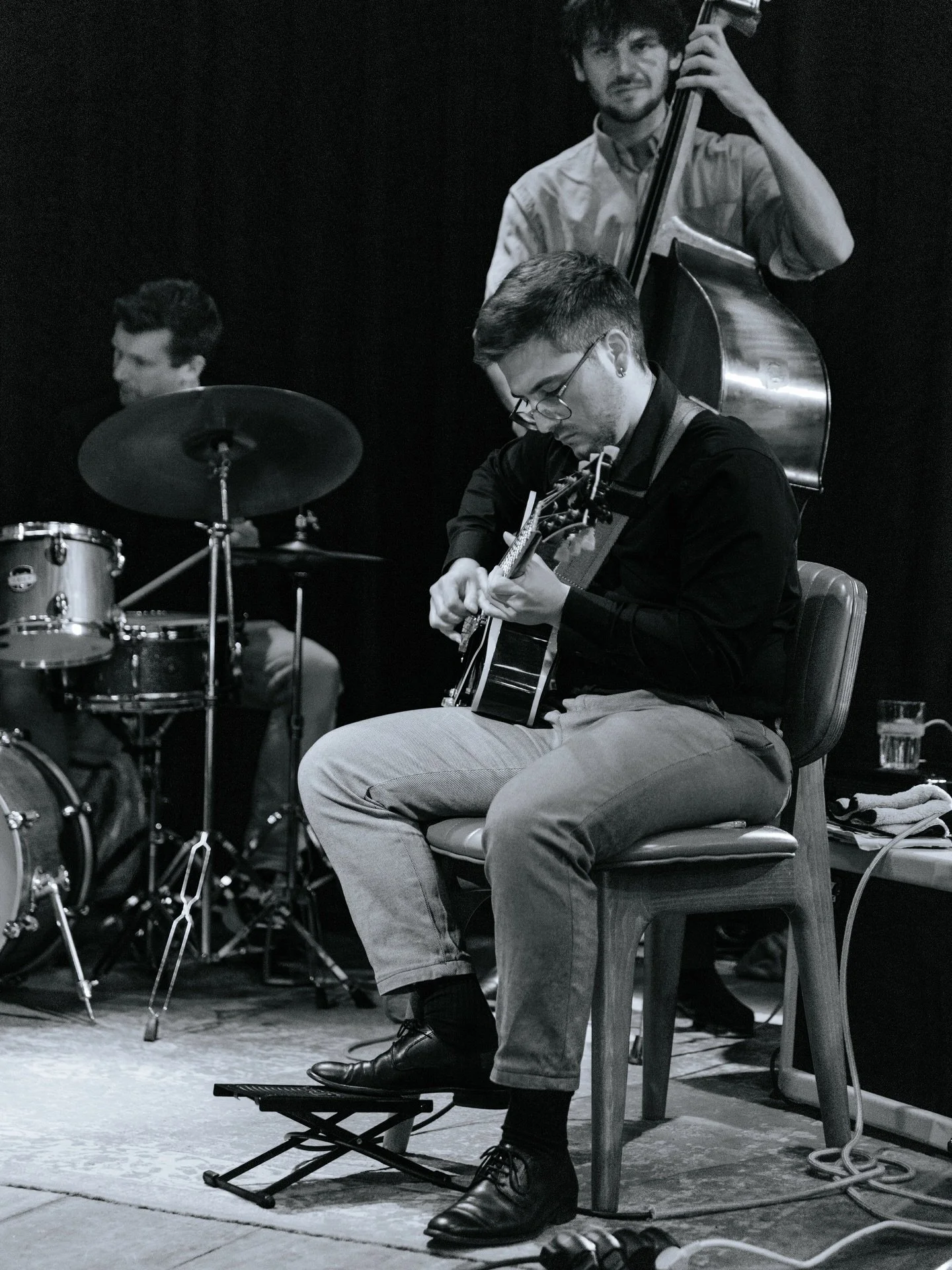 Low lights. Live jazz. Food worth staying for.

At Pompstation, we do evenings properly. Intimate live jazz sessions, an &agrave; la carte menu, and a room that hums long after the last note is played.

Known as one of Amsterdam&rsquo;s go to spots f