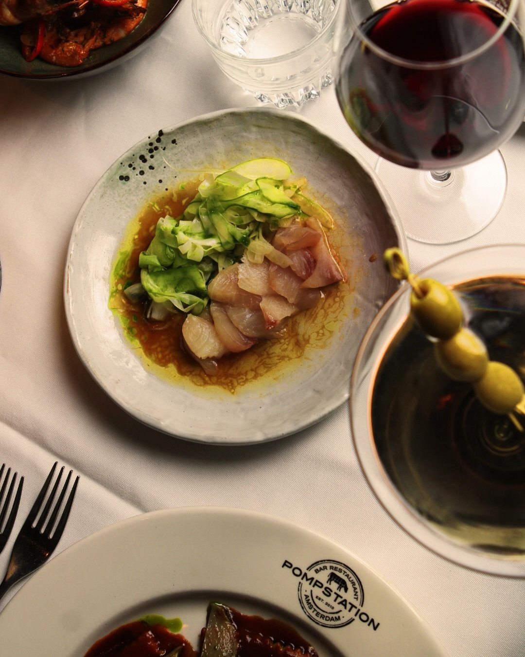 We&rsquo;re known for the jazz, but it&rsquo;s the food that keeps you at the table.

At Pompstation, the charcoal grill is the heart of the kitchen. Real fire. Clean heat. Deep, unmistakable flavour. From prime cuts to fresh fish and seasonal produc