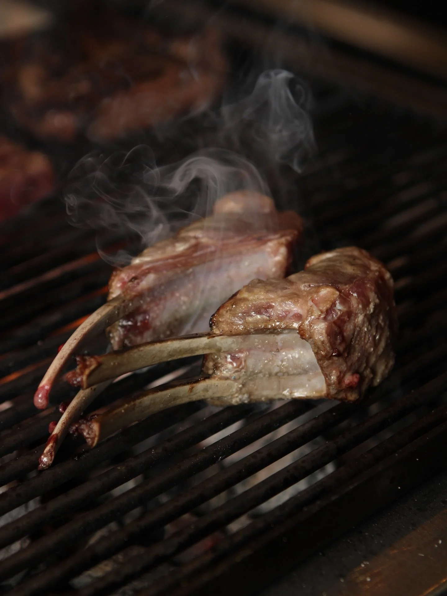 Over coals, every evening.

We work with carefully selected, locally sourced meat and let the grill do the work. The flavour comes from heat, patience and attention, not from complication.

If you live nearby, dinner is taken care of.

Open from 17:0