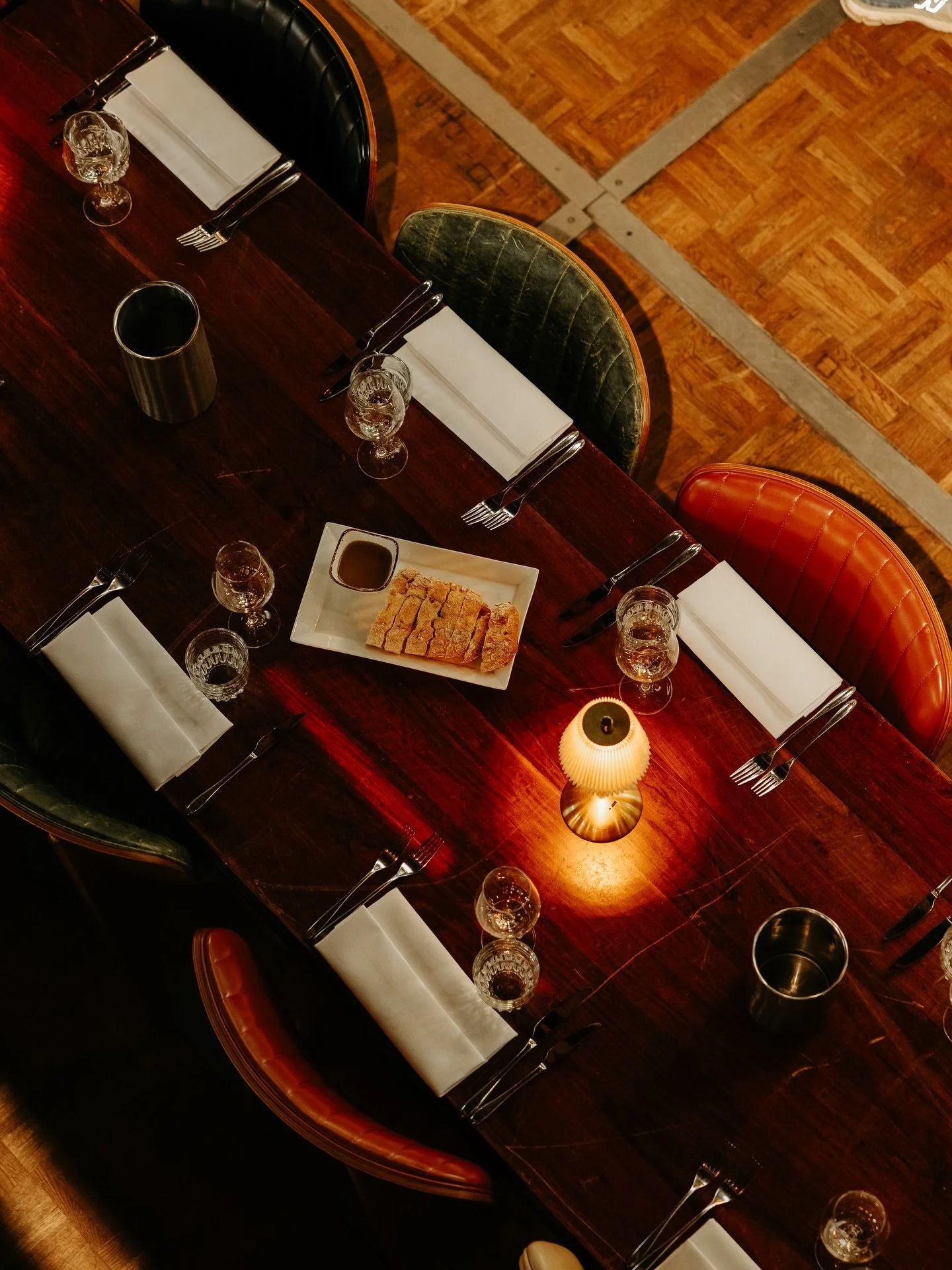 Pompstation, Amsterdam.

Charcoal-led cooking, live jazz, and a terrace that carries the start of the evening.

Begin outside with a drink, move inside for dinner as the night settles.

Open this summer.

#Pompstation #AmsterdamDining #TerraceSeason 