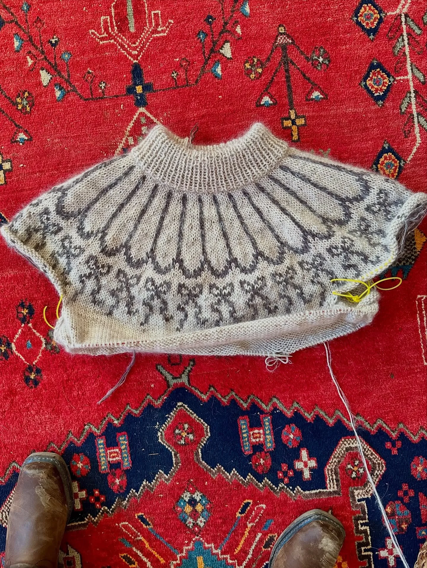 #wipwednesday (on thurs): 

1. #northernaugustinsno4 by @augustins.dk knit with Maps Yarn SW Worsted in Under the Pavement, the Beach, Maps Yarn Angel Fluff in Under the Pavement, the Beach, and Maps Yarn Organic Merino Fingering in Hickory St.

2. #