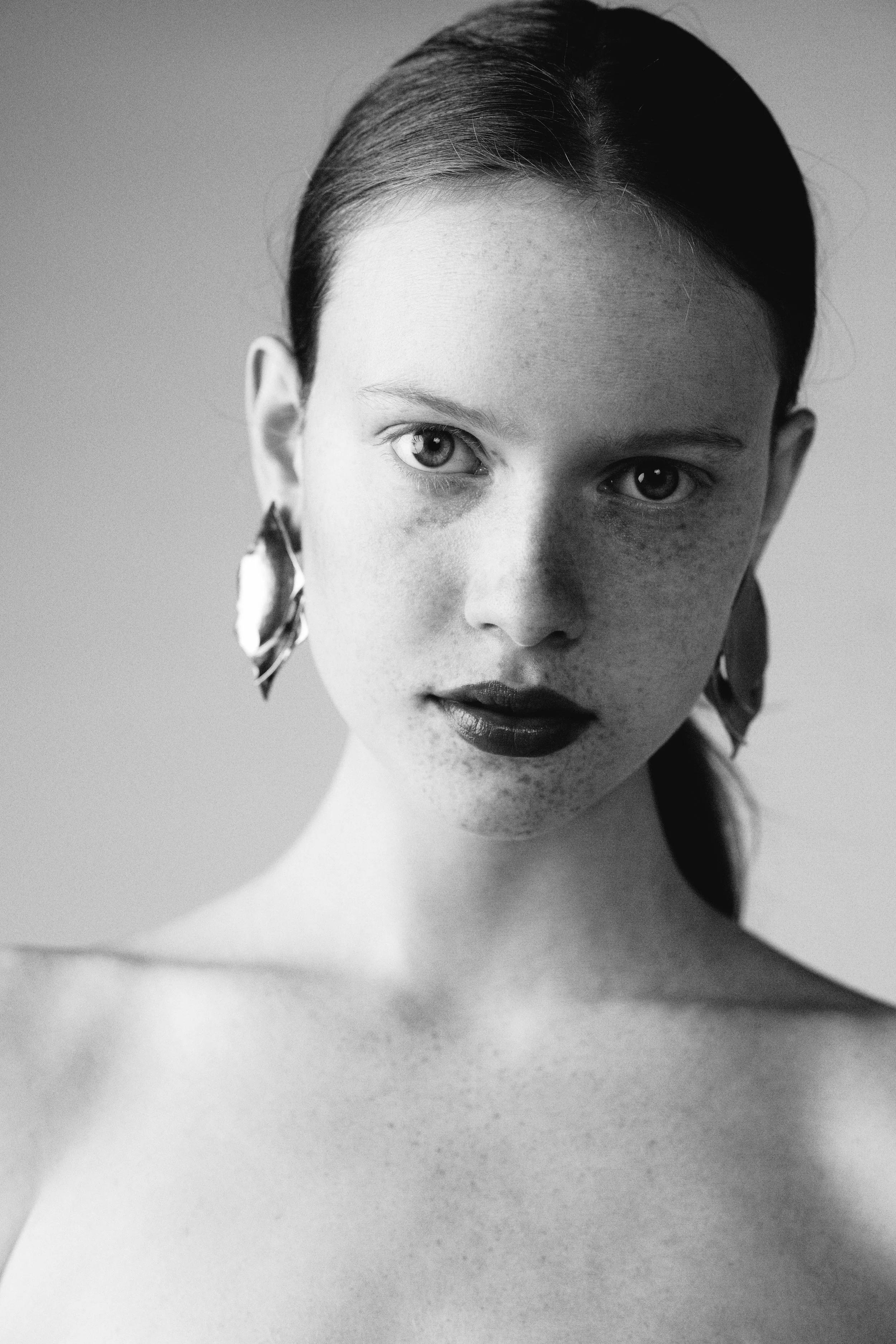 YL_lotta_theface_12_BW.jpg