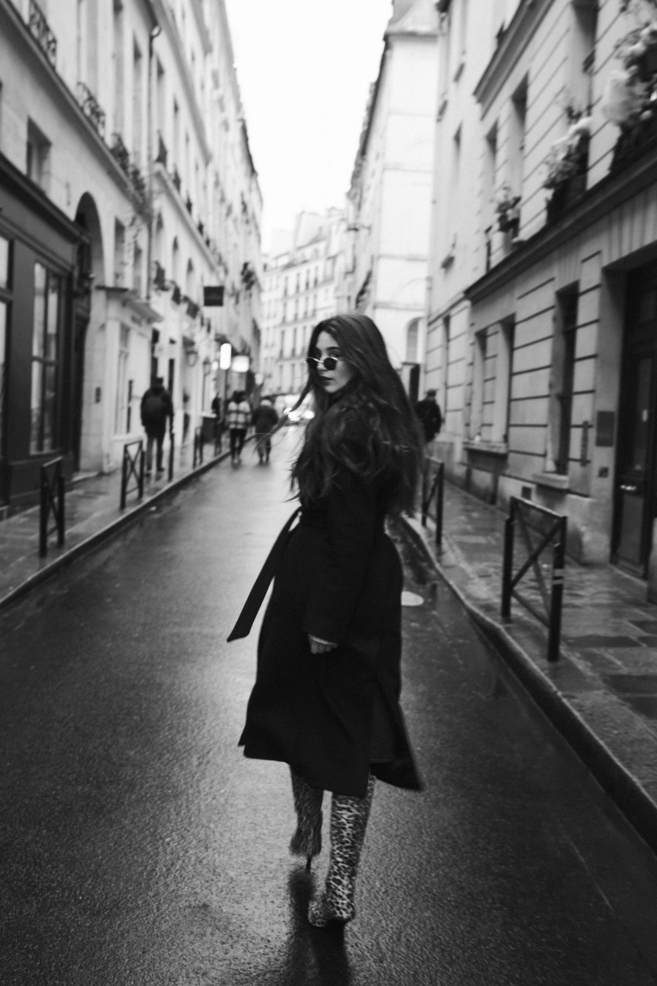 YL_LOLO_241205_16_BW.jpg