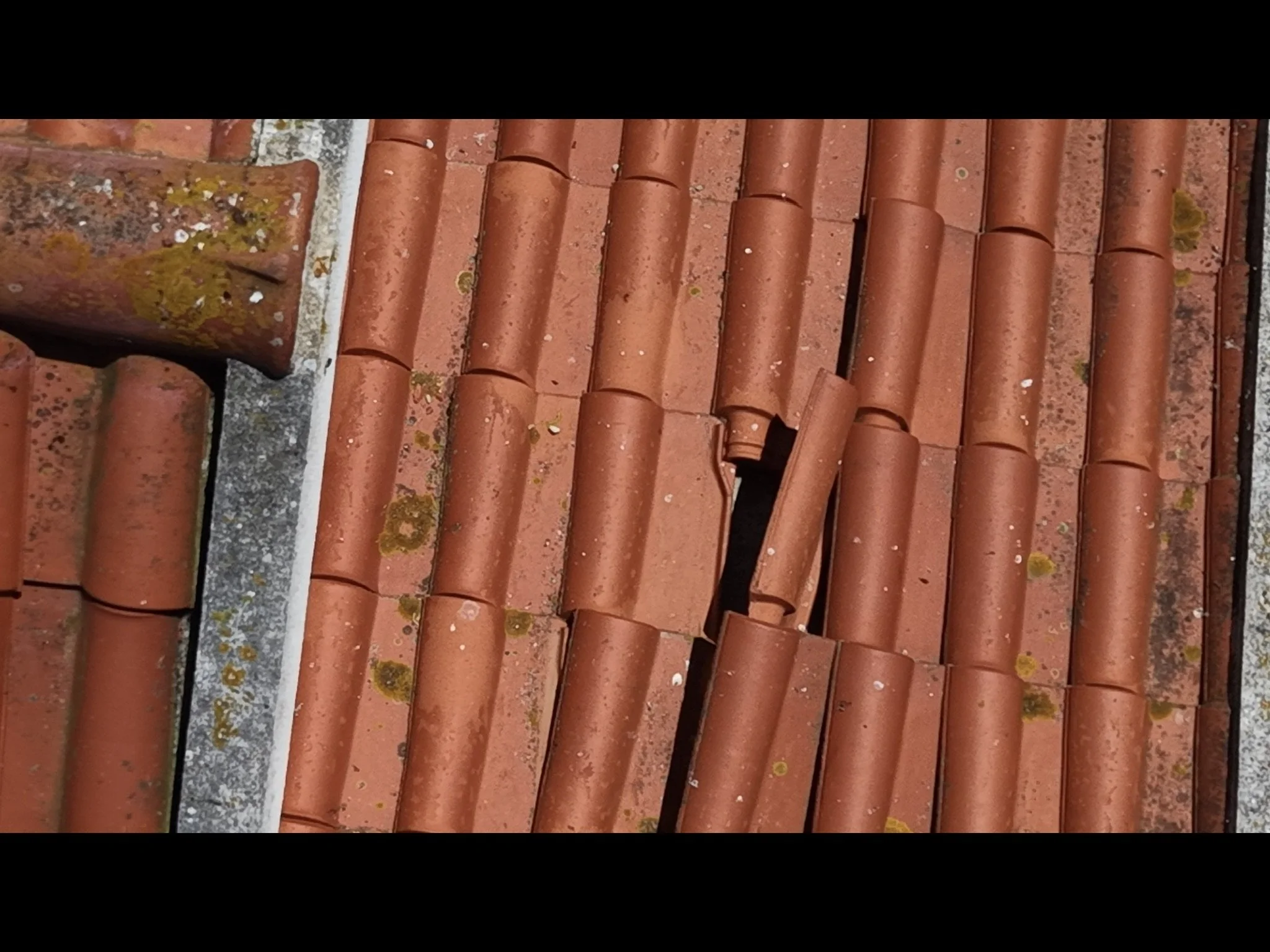 What Really Keeps a Clay Tile Roof Waterproof in Portugal