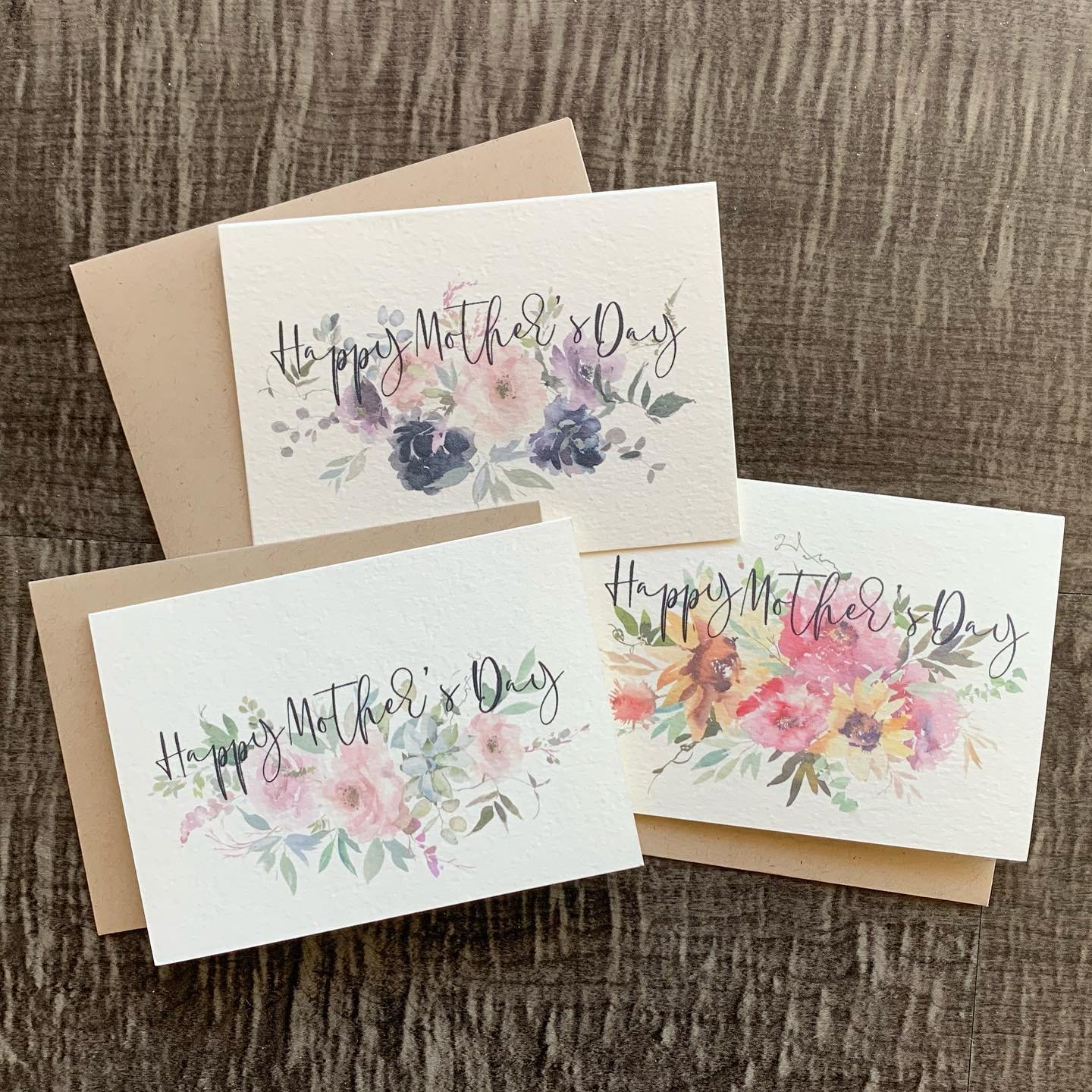 Hey y&rsquo;all, Mother&rsquo;s Day is exactly 4 weeks away! Show all the moms in your life some love with a beautiful card 🌷💐🌸🌼🌹

Cards available on my #Etsy site LauraKateArt 

&bull;
#mothersday #mothersdaygift #mom #mama #momma #cards #cards