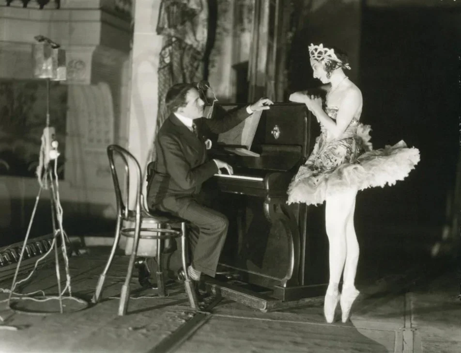 Anna Pavlova rehearsing in London © James Abbe Archive