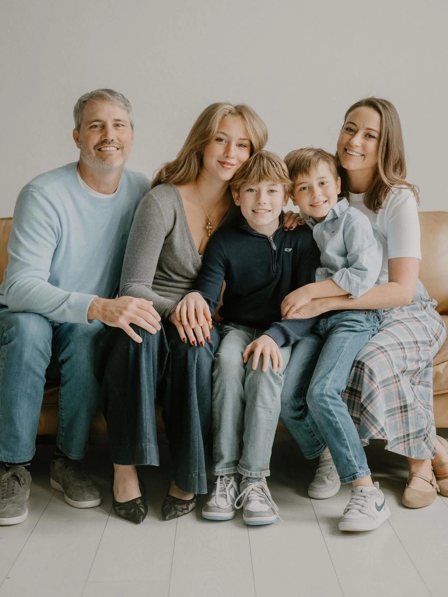 Some sessions just feel like home. The kind where everyone settles in, laughs easy, and forgets there&rsquo;s even a camera in the room.

These are the moments we will miss one day &mdash; the hand holding, the couch cuddles, the way everyone still f