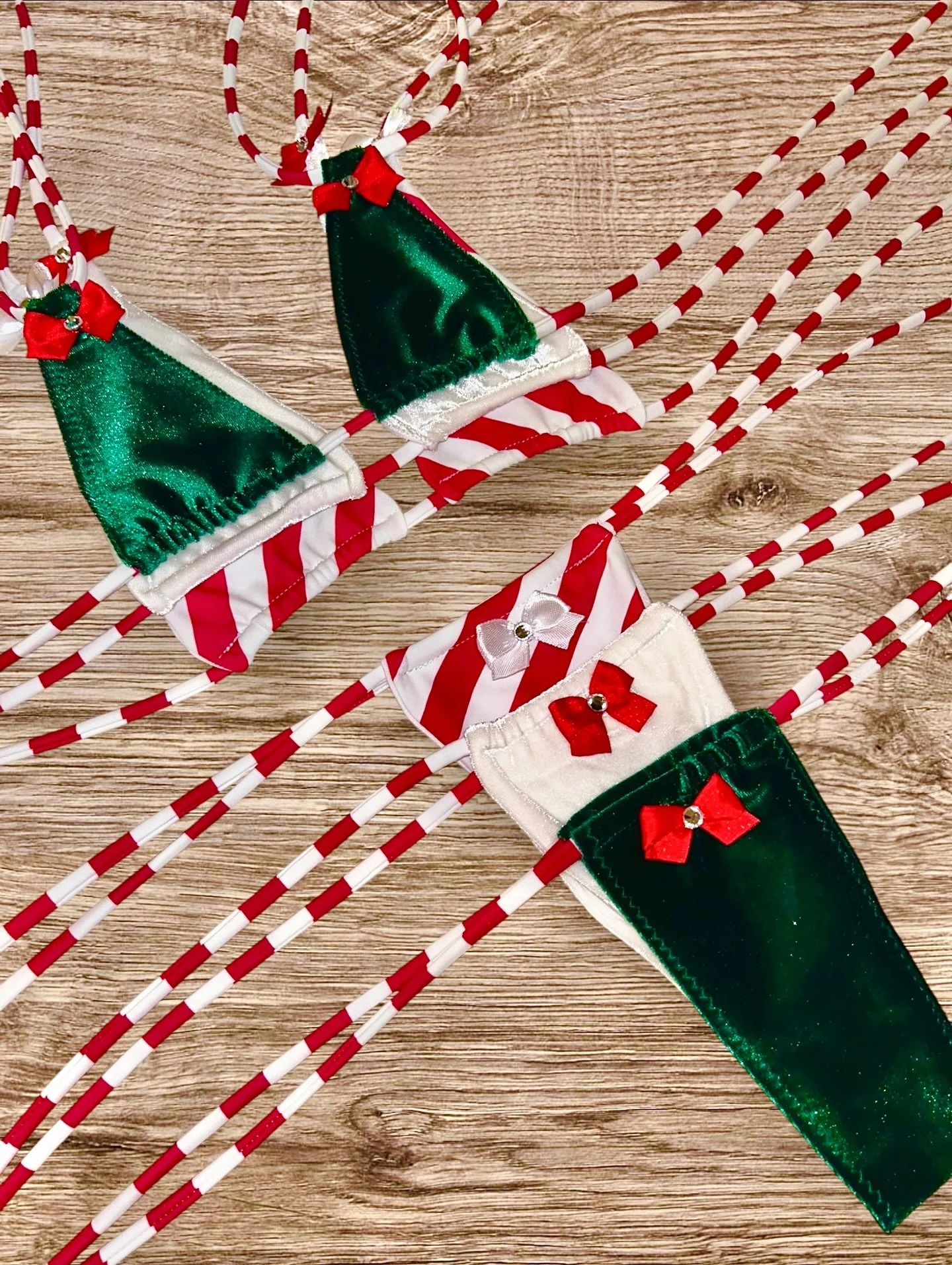 Calling all the elf&rsquo;s!!!✨🎄🍭☃️
❄️Made a few vip outfits for the holidays! 
Dm to claim!! Made to order! Pick up available just let me know your sizes and give me 2hrs - 48hrs to complete your order:) 
85$ for just a bikini
105$ for whole Outfi