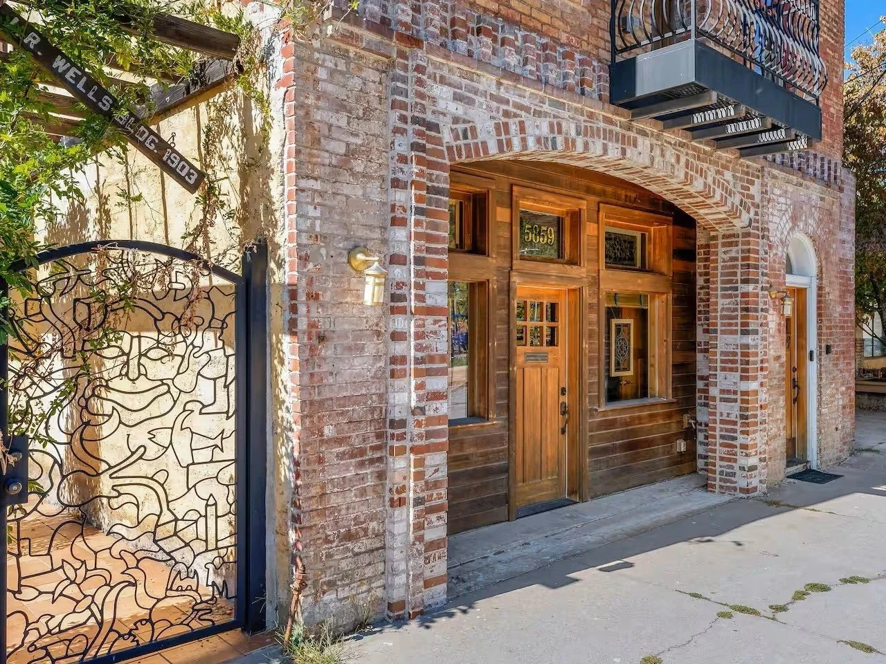 Historic Craftsman Depot in Dunsmuir