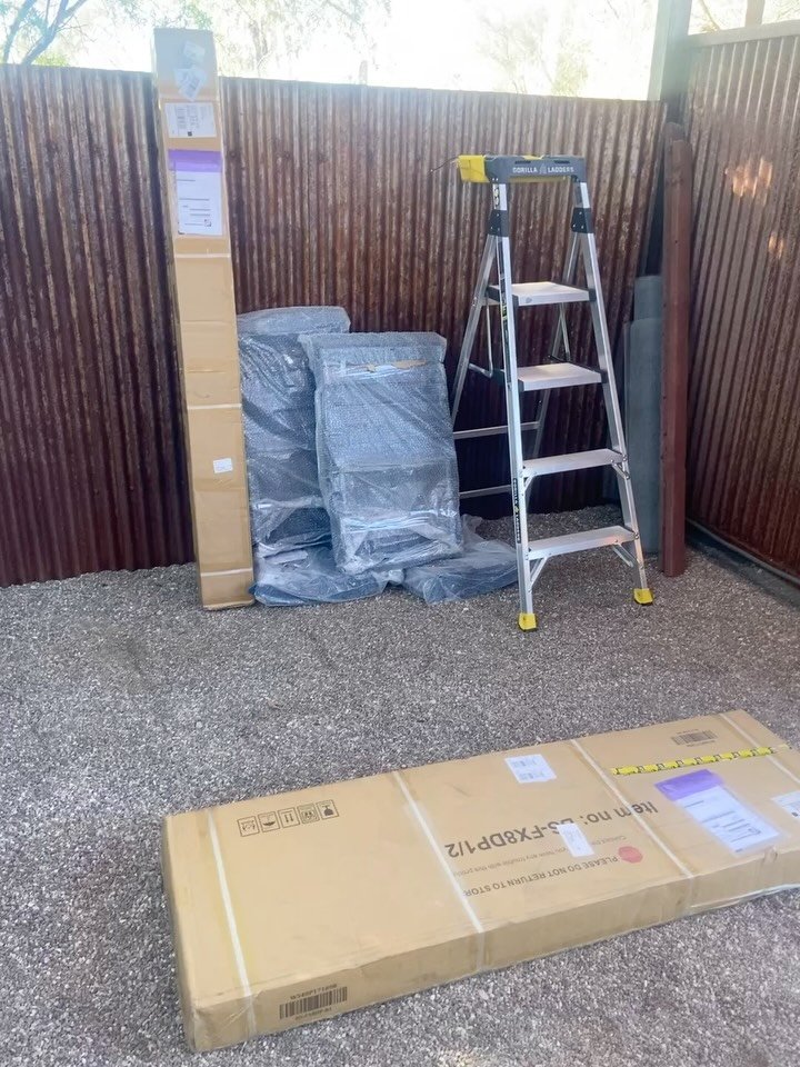 Metal Garden Shed assembly on a nice smooth leveled out ground 👌🏾

Book @ www.movemountassemble.com