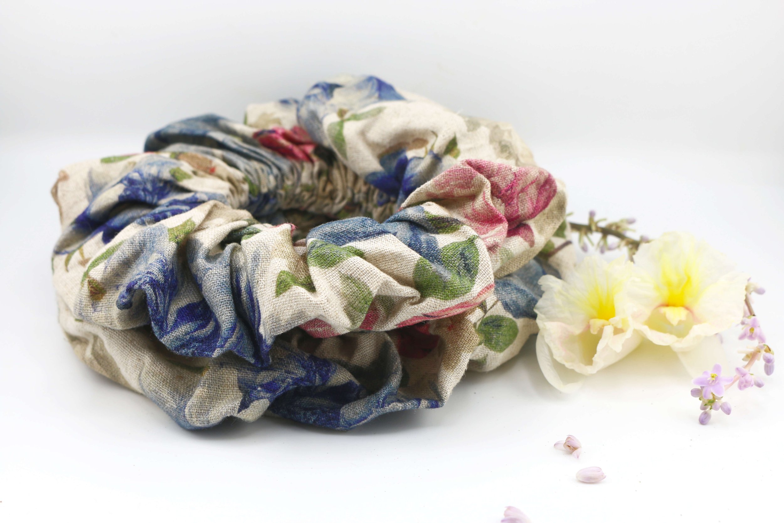 Floral Linen scrunchie 1.jpg