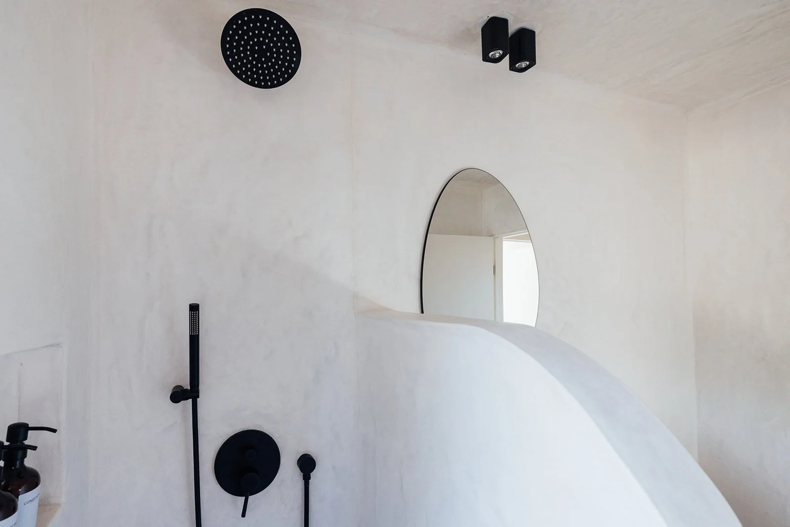 Bathroom2_004.jpg