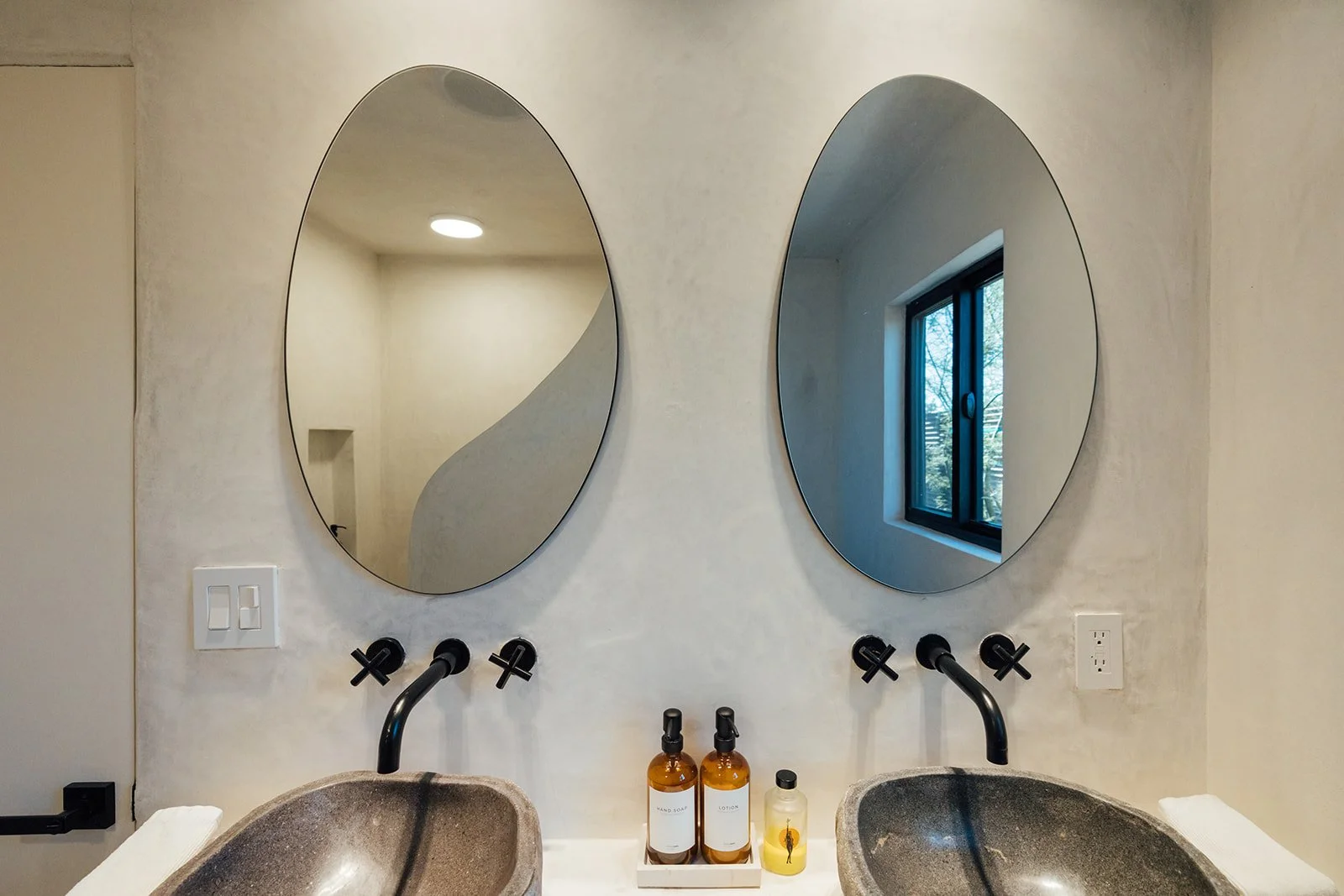 Bathroom1_006.jpg