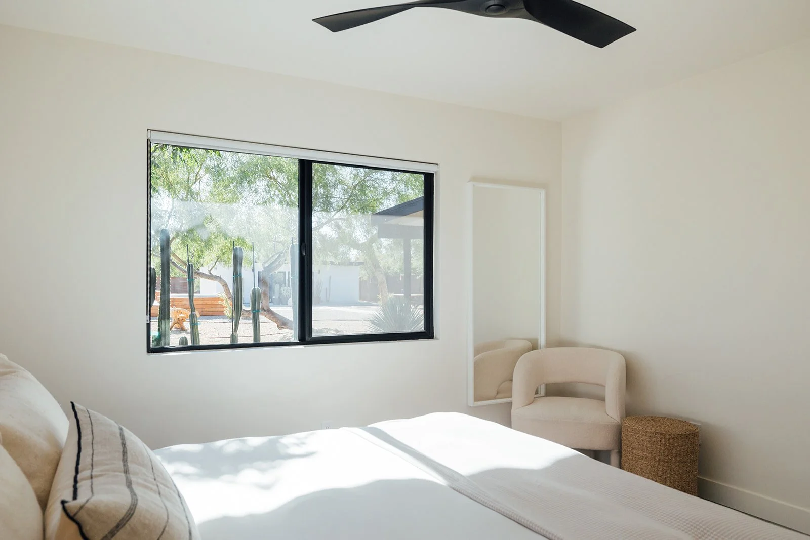 Bedroom1_007.jpg