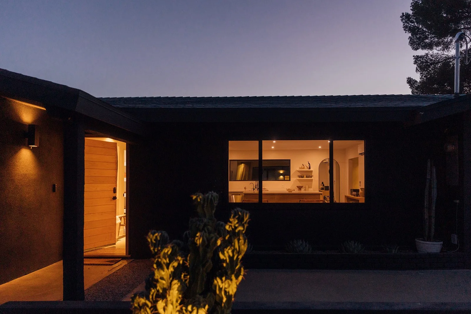 EXTERIOR_058.jpg